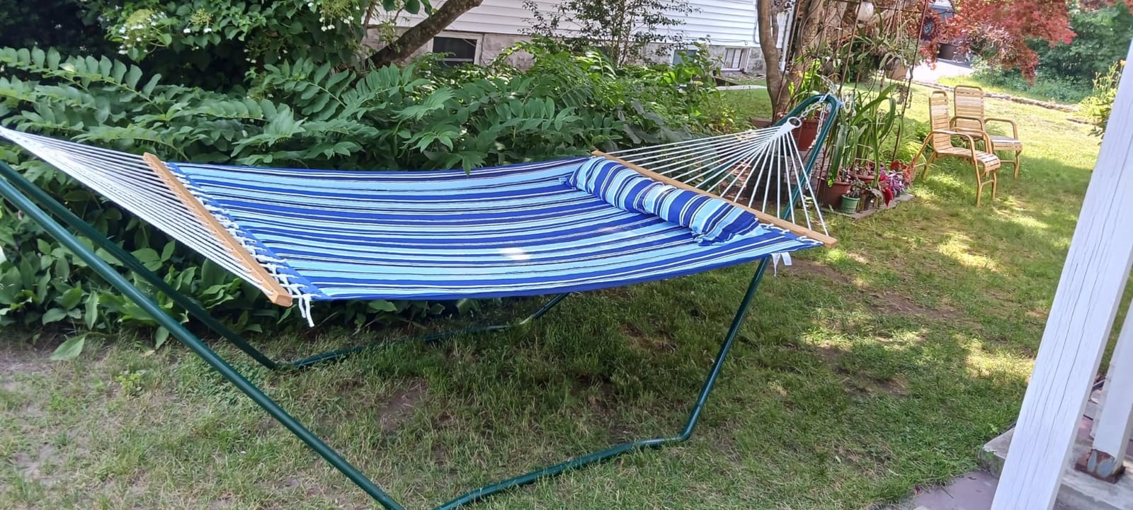 Sunnydaze Quilted Double Hammock for Outside with Pillow, Mountainside customer photo 2
