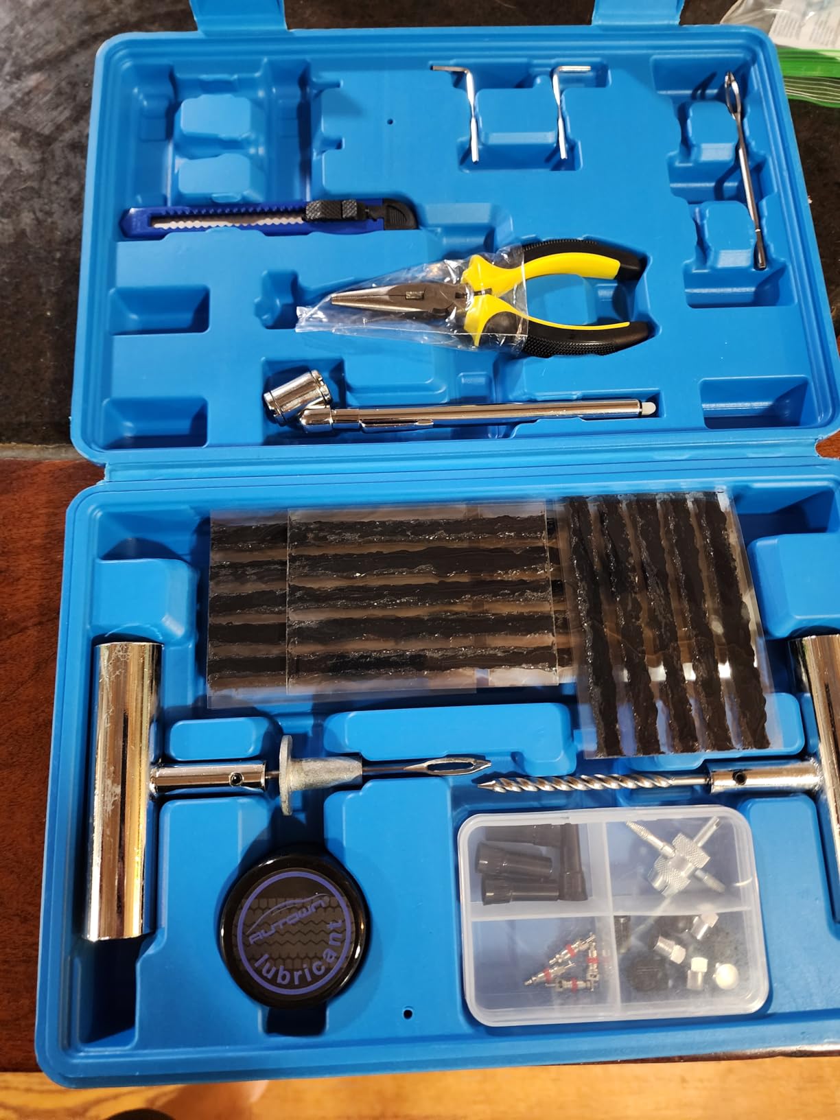 AUTOWN Flat Tire Repair Kit 68pcs, Heavy Duty Tire Plug Kit to Fix Puncture customer photo 2