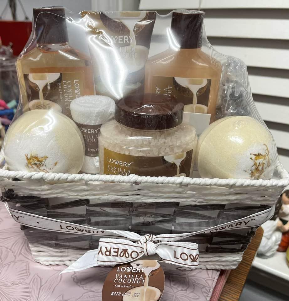 Gifts For Women Gift Basket for Women– 9 Piece Set of Vanilla Coconut Home Spa Set, Luxurious Gifts for Her, Bath and Body Sets Includes Fragrant Lotions, Large Bath Bombs, Coconut Oil customer photo 2