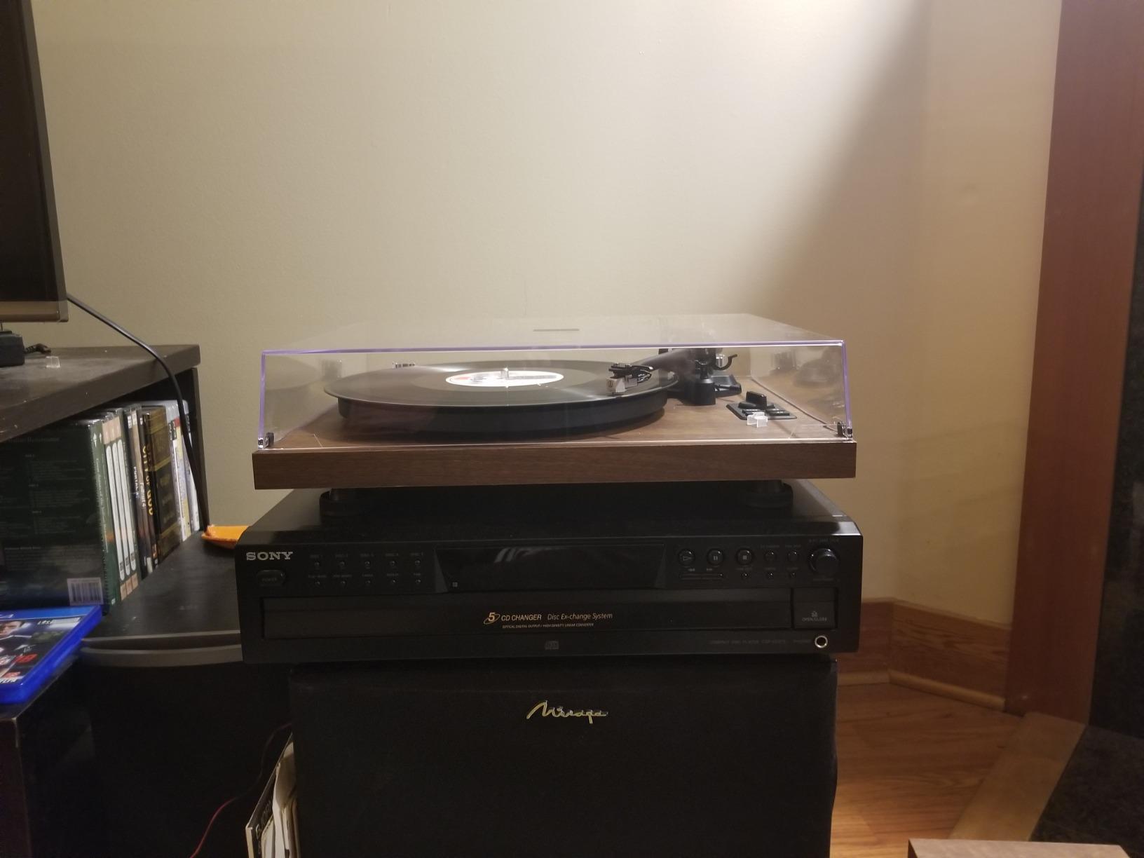 1 BY ONE Bluetooth Turntable HiFi System with 36 Watt Bookshelf Speakers customer photo 2
