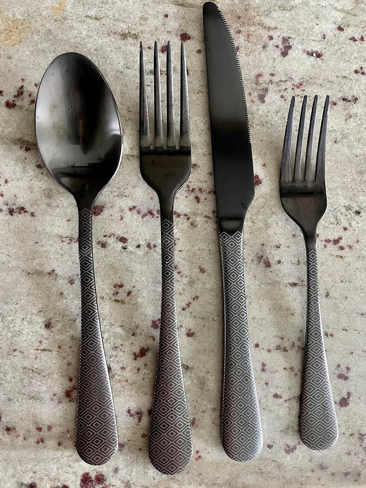 Matte Black Silverware Set, Satin Finish 20-Piece Stainless Steel Flatware Set,Kitchen Utensil Set Service for 4,Tableware Cutlery Set for Home and Restaurant, Dishwasher Safe customer photo 1