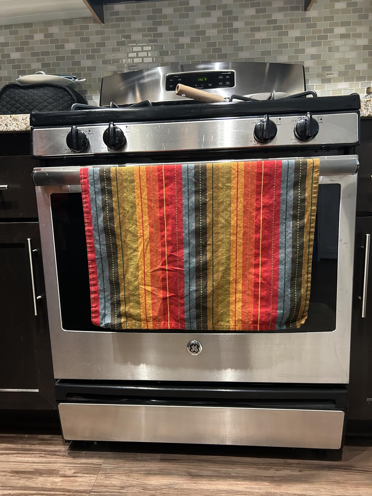 Urban Villa Kitchen Towels 100% Cotton Dish Towels for Kitchen (Set of 6) 20”x30” Dish Cloths Highly Absorbent Kitchen Linen Set with Hanging Loop Perfect for Drying Dishes Cleaning Towels-Blue White customer photo 2