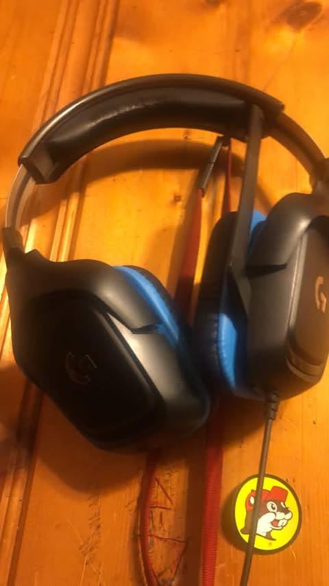 Logitech G432 Wired Gaming Headset - Black customer photo 1