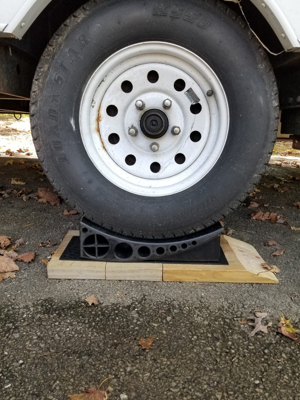 Beech Lane Camper Leveler 2 Pack - Precise Camper Leveling, Includes Two Curved Levelers, Two Chocks, and Two Rubber Grip Mats, Heavy Duty Leveler Works for Campers Up to 35,000 LBs, Patented customer photo 2