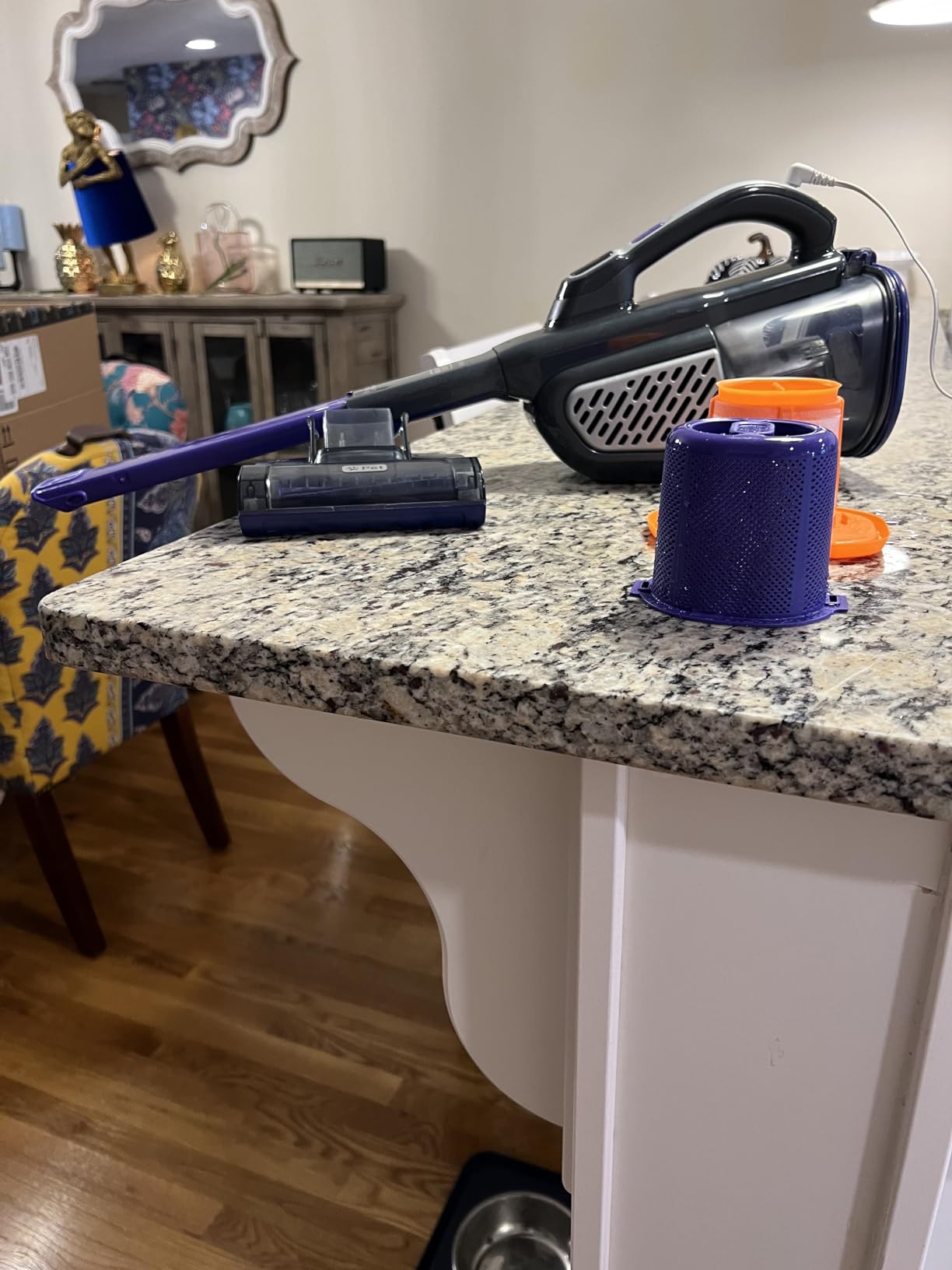 BLACK+DECKER dustbuster furbuster Pet Hair Vacuum with Motorized Pet Hair Brush, Handheld Vacuum Cordless for Home and Car, Rechargeable, Portable, Powerful Suction, AdvancedClean (HHVK515JP07) customer photo 2