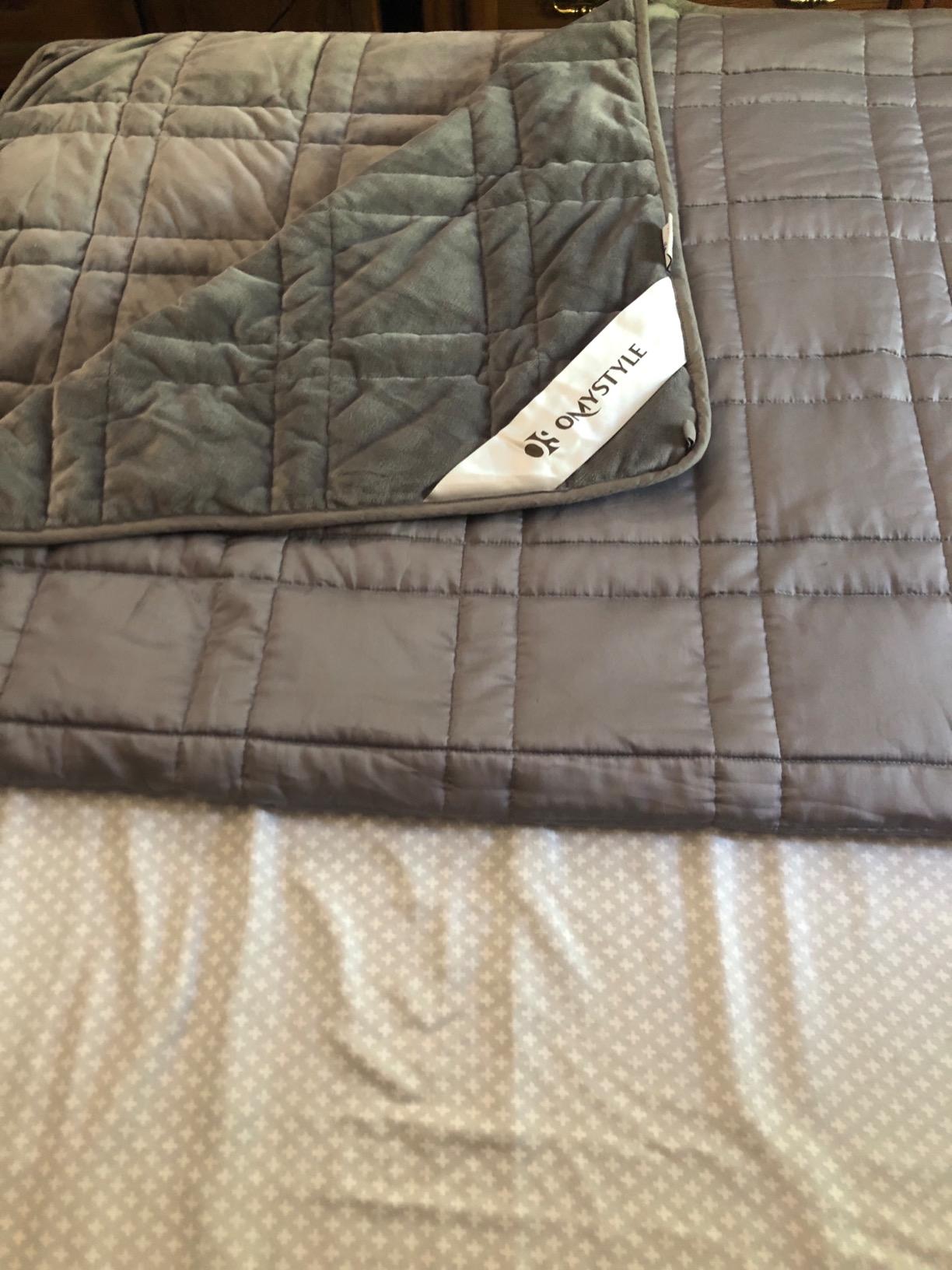 OMYSTYLE Warming & Cooling Weighted Blanket for Adult (25lb, 60 X 80 Inches) - Reversible Tencel/Short Plush Twin Size Weighted Blanket, Bonus Carry Bag Included customer photo 2