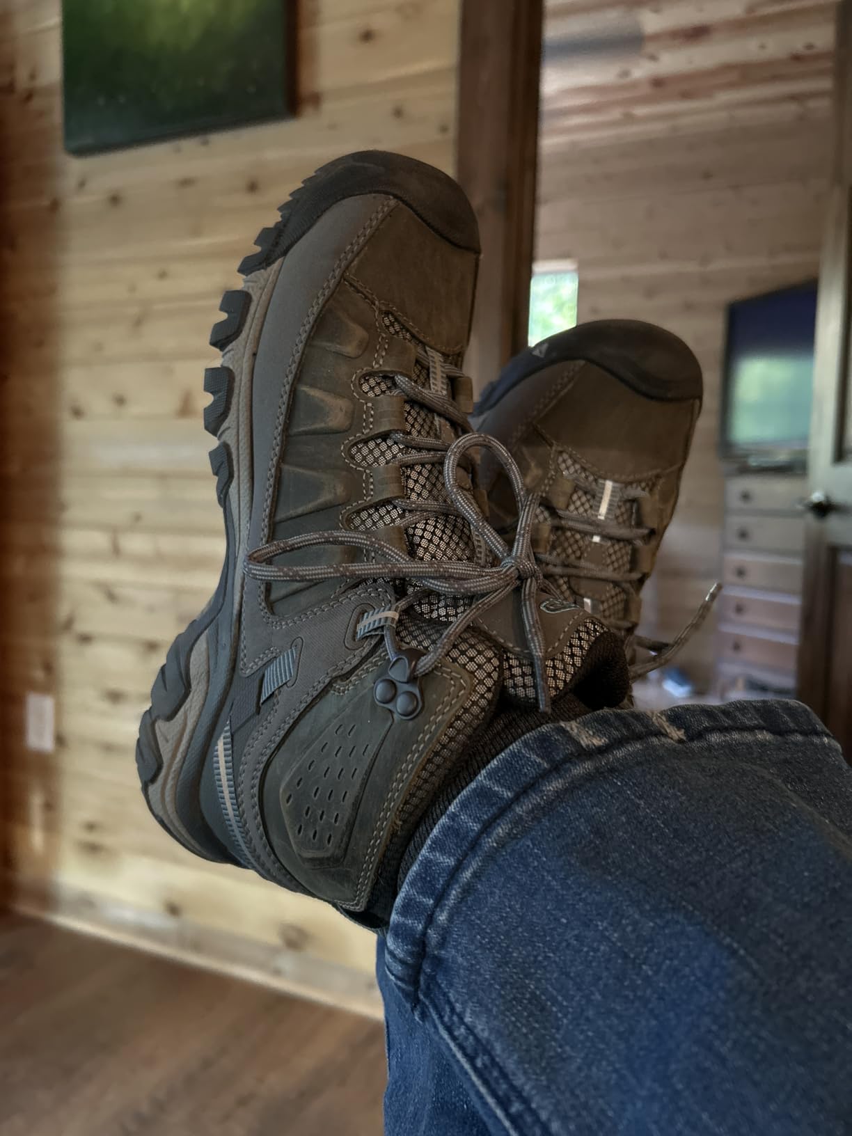 KEEN Women's Targhee III Mid Height Waterproof Hiking Boot customer photo 1