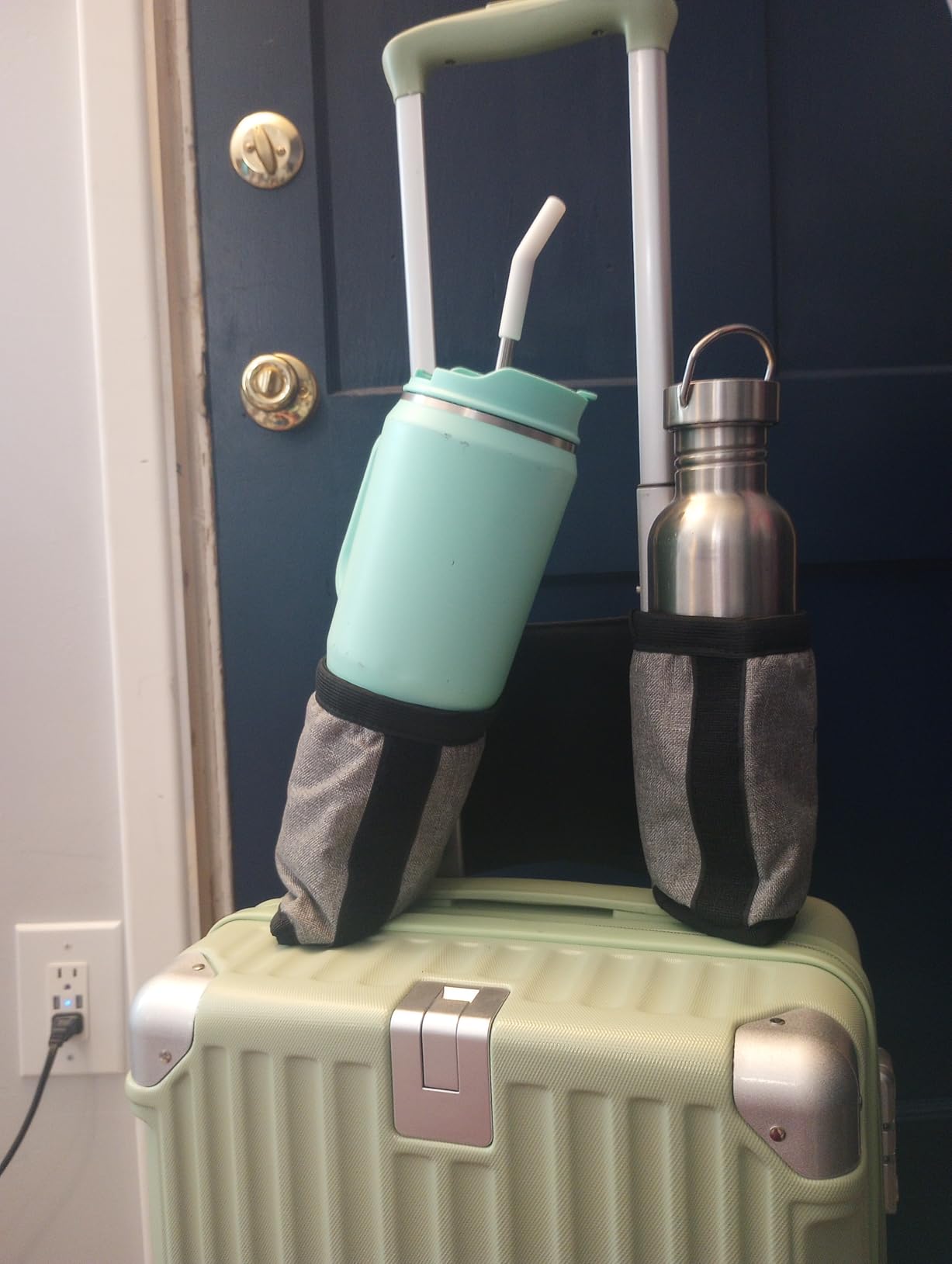 riemot Luggage Travel Cup Holder Free Hand Drink Carrier - Hold Two Coffee Mugs - Fits Roll on Suitcase Handles - Gifts for Flight Attendants Travelers Accessories Grey customer photo 1