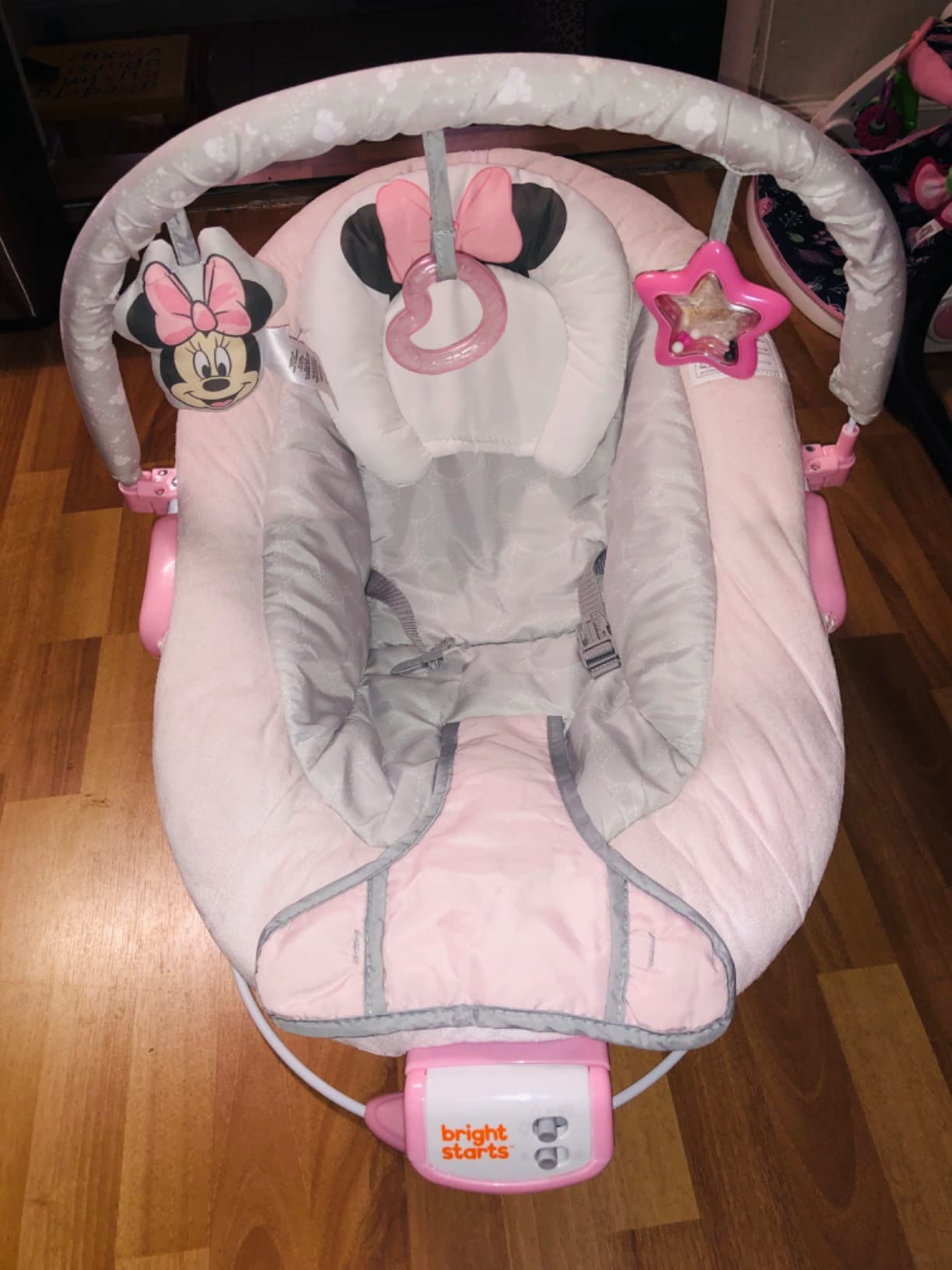 Bright Starts Disney Baby Minnie Mouse Comfy Baby Bouncer Soothing Vibrations Infant Seat - Music, Removable -Toy Bar, 0-6 Months Up to 20 lbs (Rosy Skies) customer photo 2