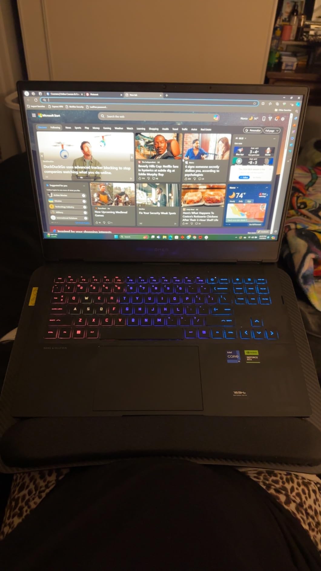 HUANUO Laptop Lap Desk with Cushion, Fit up to 15.6
