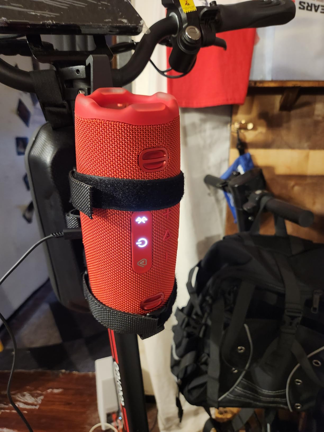 JBL Flip 5 Waterproof Portable Bluetooth Speaker - Black (Renewed) customer photo 2