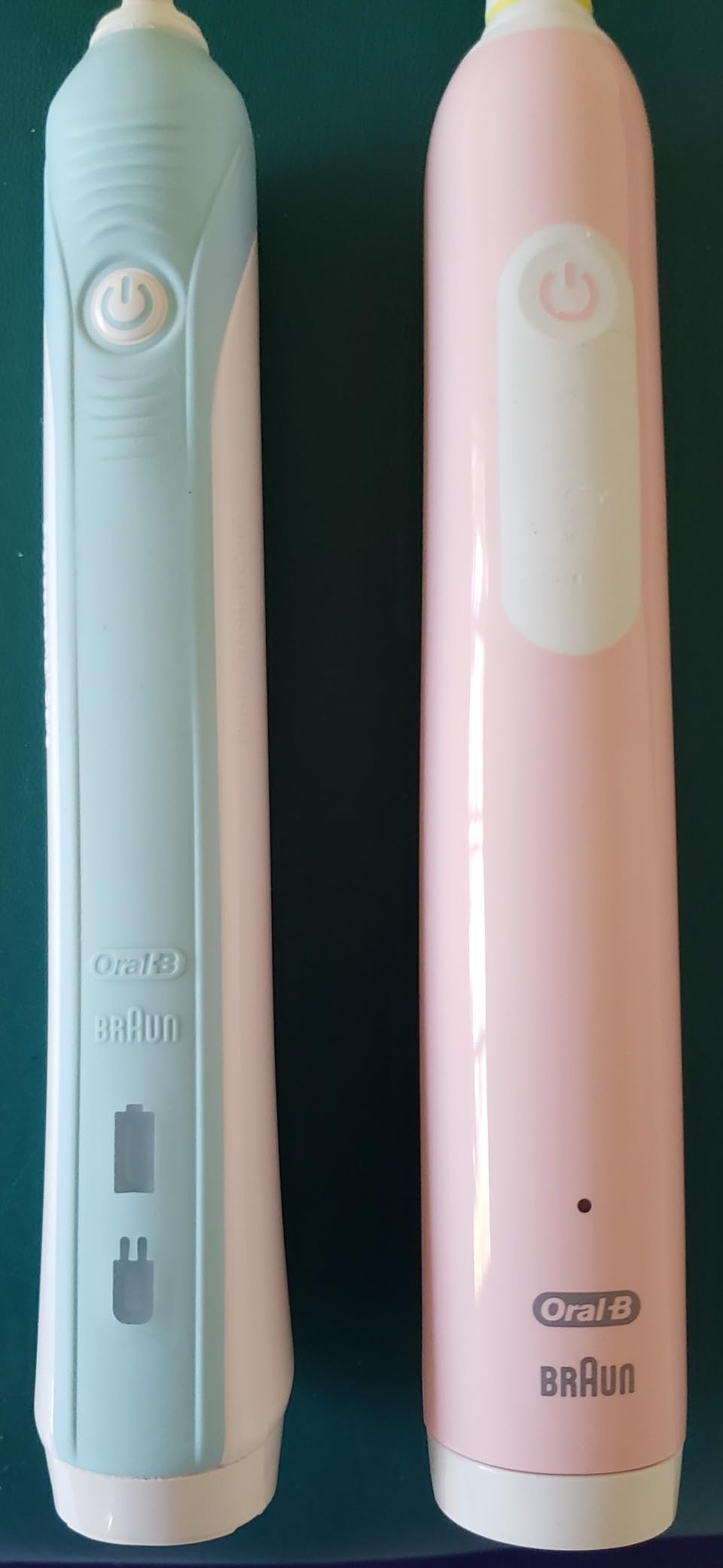 Oral-B Pro 1000 Rechargeable Electric Toothbrush, Pink customer photo 1