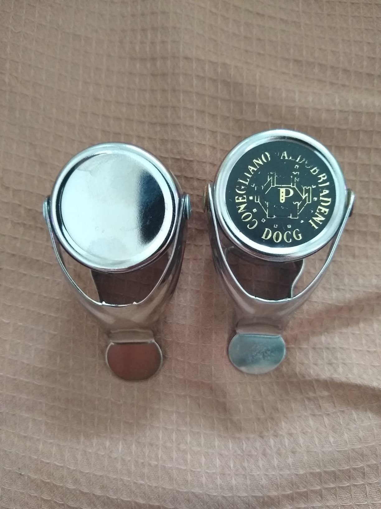 KLOVEO Champagne Stoppers - WAF Patented Seal - Made in Italy customer photo 1