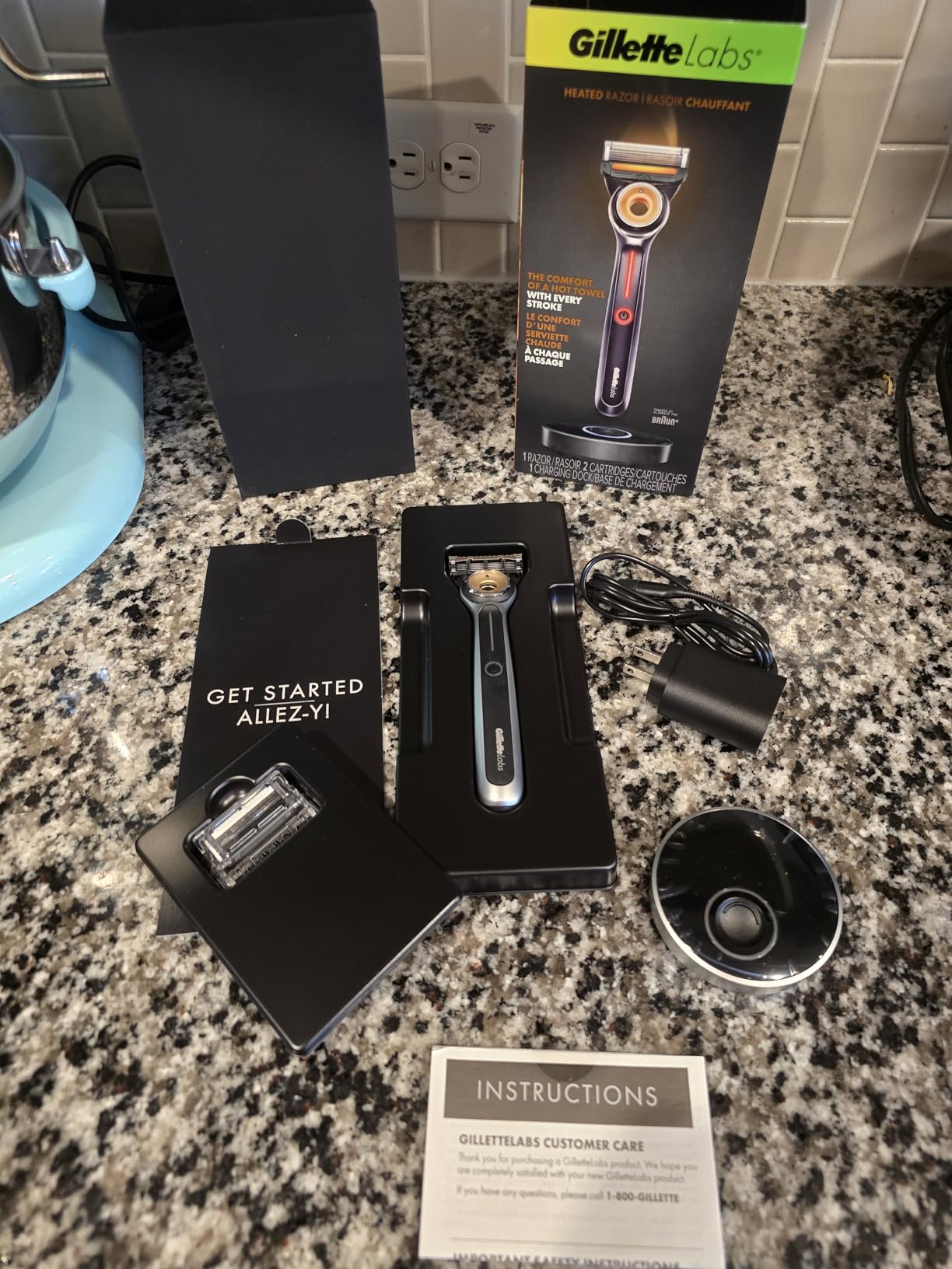 Gillette Heated Razor for Men, Starter Shave Kit by GilletteLabs, 1 Handle, 2 Razor Blade Refills, 1 Charging Dock customer photo 2