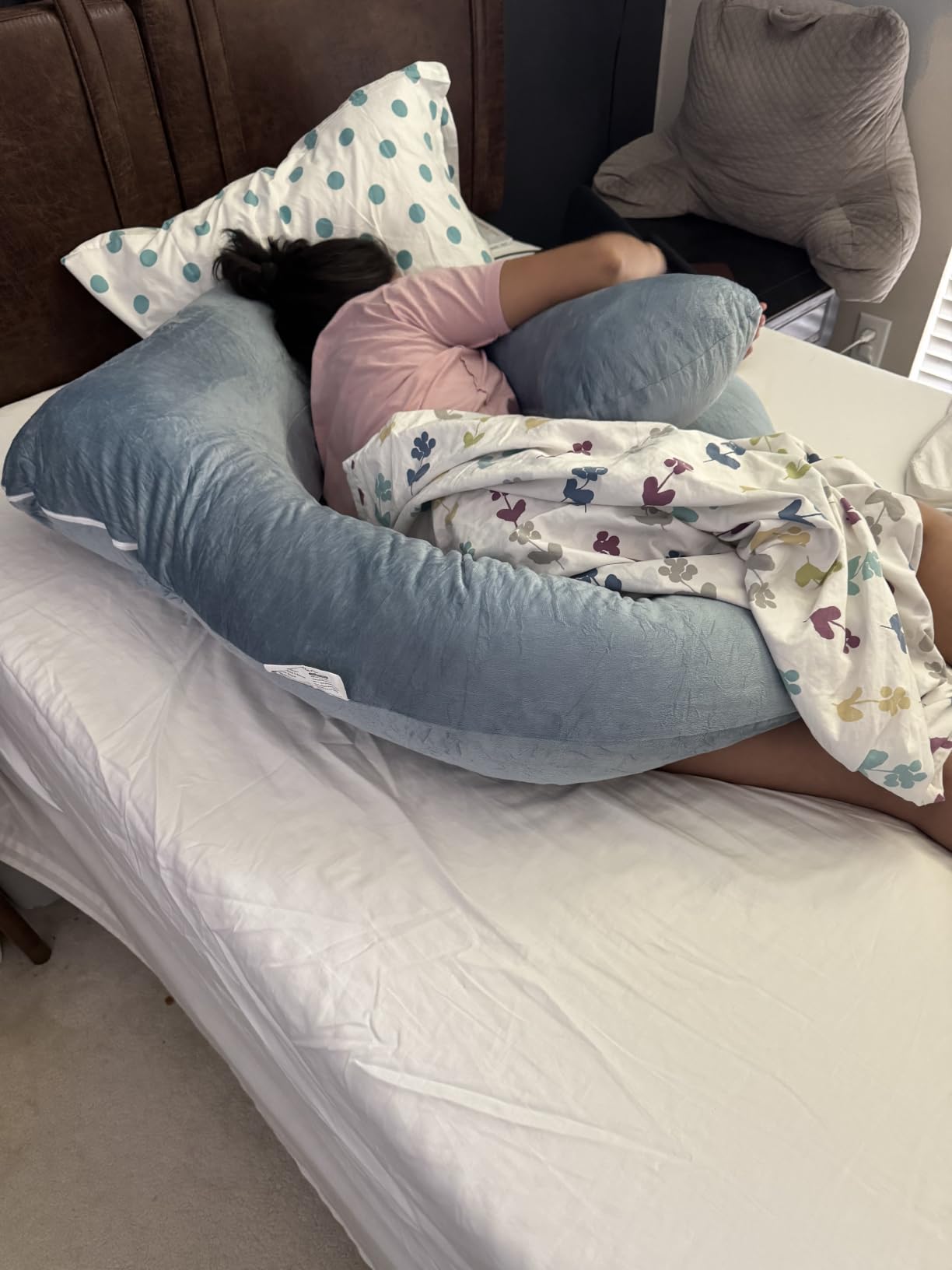 Chilling Home Pregnancy Pillow, U Shaped Full Body Maternity Pillow 58 inch, Pregnant Women Must Haves Pregnancy Pillows for Sleeping with Removable Cover customer photo 1