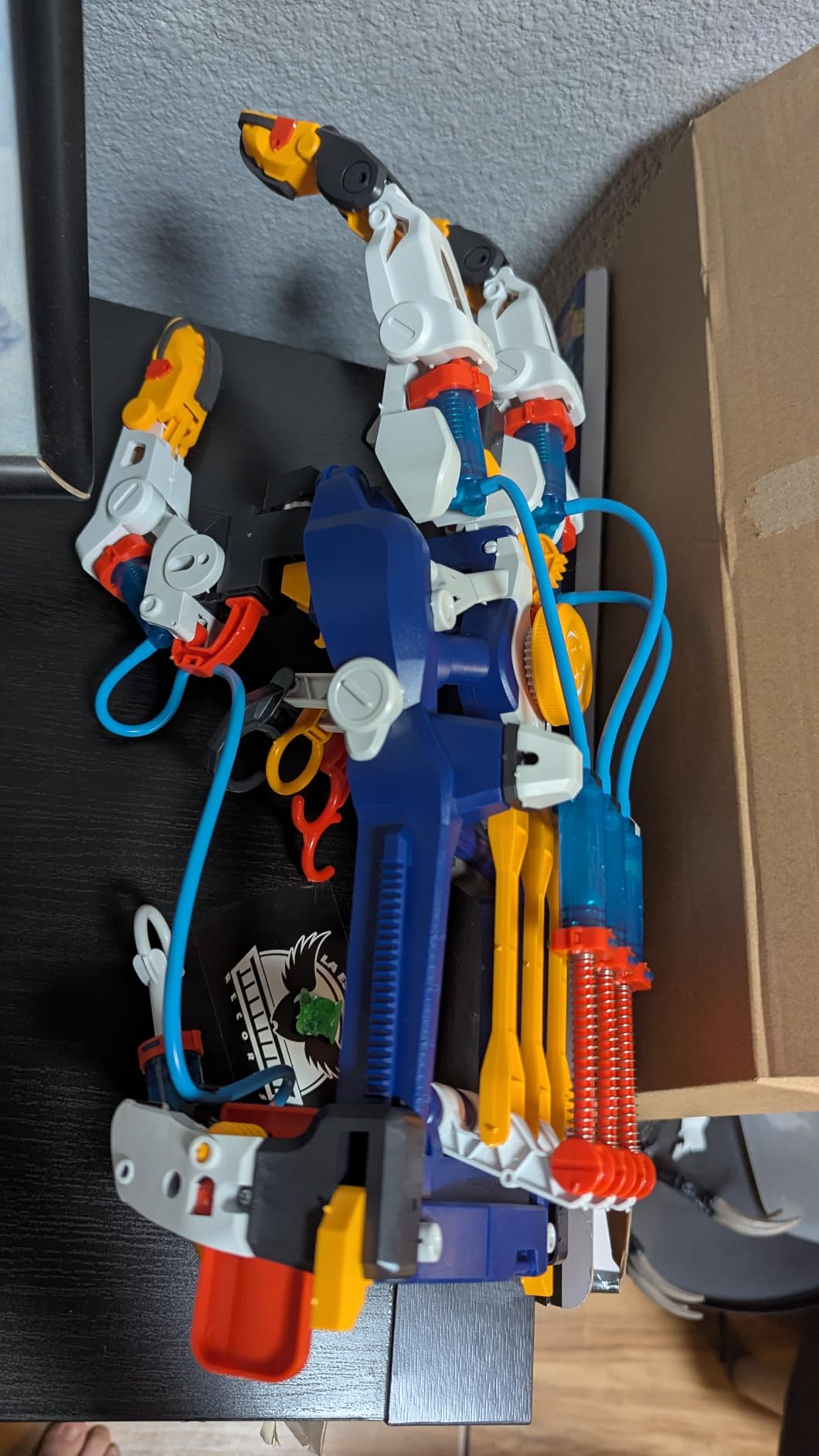 Thames & Kosmos Mega Cyborg Hand STEM Experiment Kit | Build Your Own GIANT Hydraulic Amazing Gripping Capabilities Adjustable for Different Sizes Learn Pneumatic Systems customer photo 2