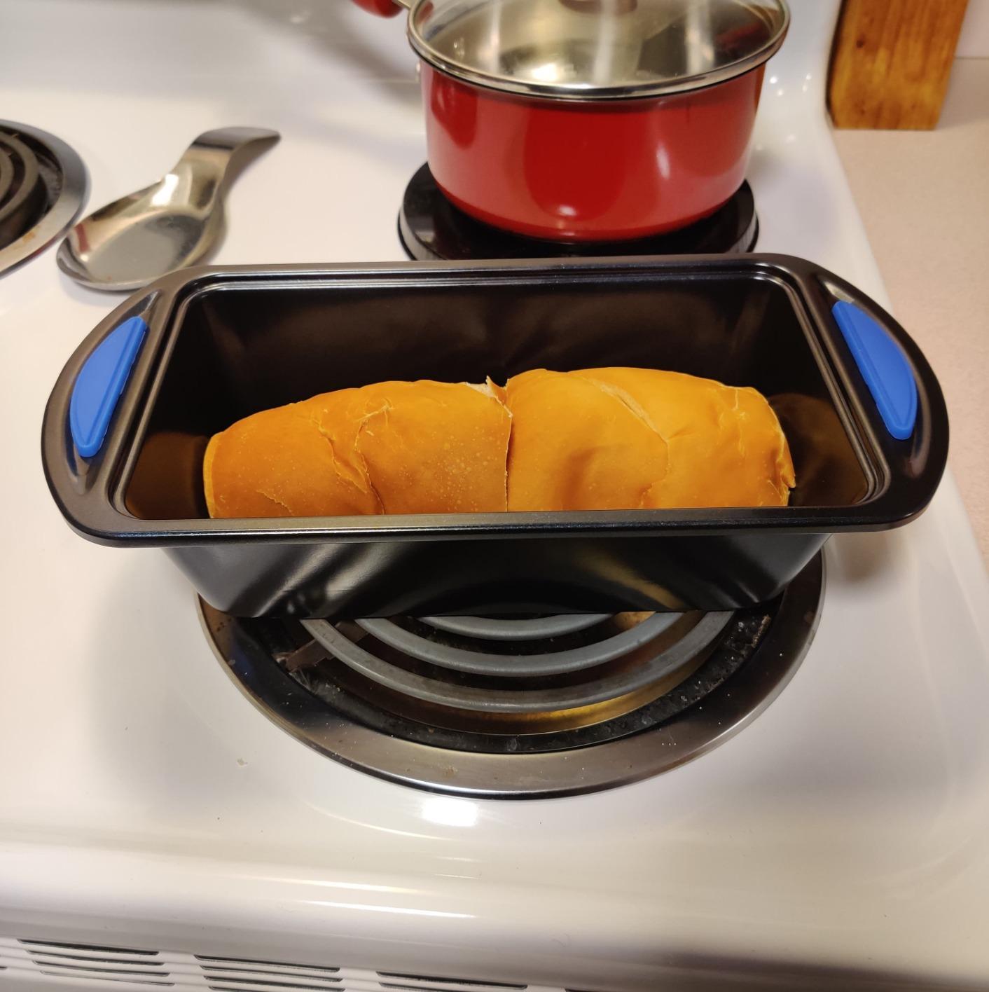 NutriChef 10-Piece Nonstick Bakeware Set - Heavy Duty Carbon Steel Baking Trays w/Silicone Handles - Includes Cookie Sheets, 12-Cup Muffin Pan, Pizza & Loaf Pan, Round & Square Pans - Easy to Clean customer photo 2