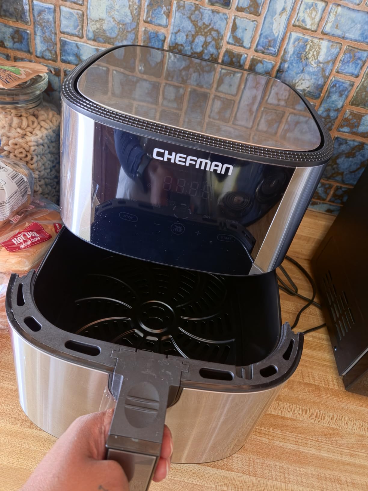 Chefman Air Fryer 8 Qt | TurboFry® 4-in-1 with 450°F Hi-Fry Option for Crispier Results | Bake, Dehydrate, Frozen | XL Nonstick Dishwasher-Safe Basket | Stainless Steel customer photo 1