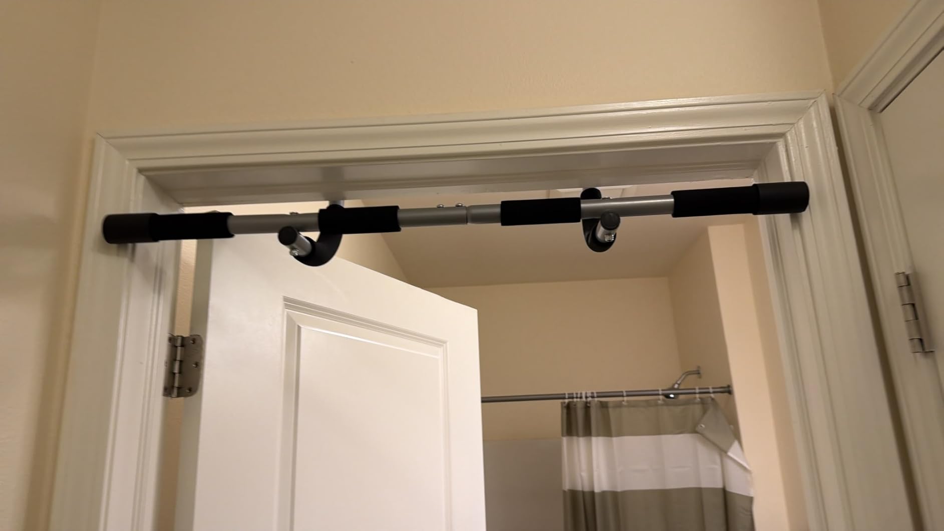 TOPOKO Pull Up Bar for Doorway, Heavy Duty Chin Up Station for Home Gym, Multi-Grip or Adjustable Door Frame Exercise Equipment for Upper Body Strength Training customer photo 2