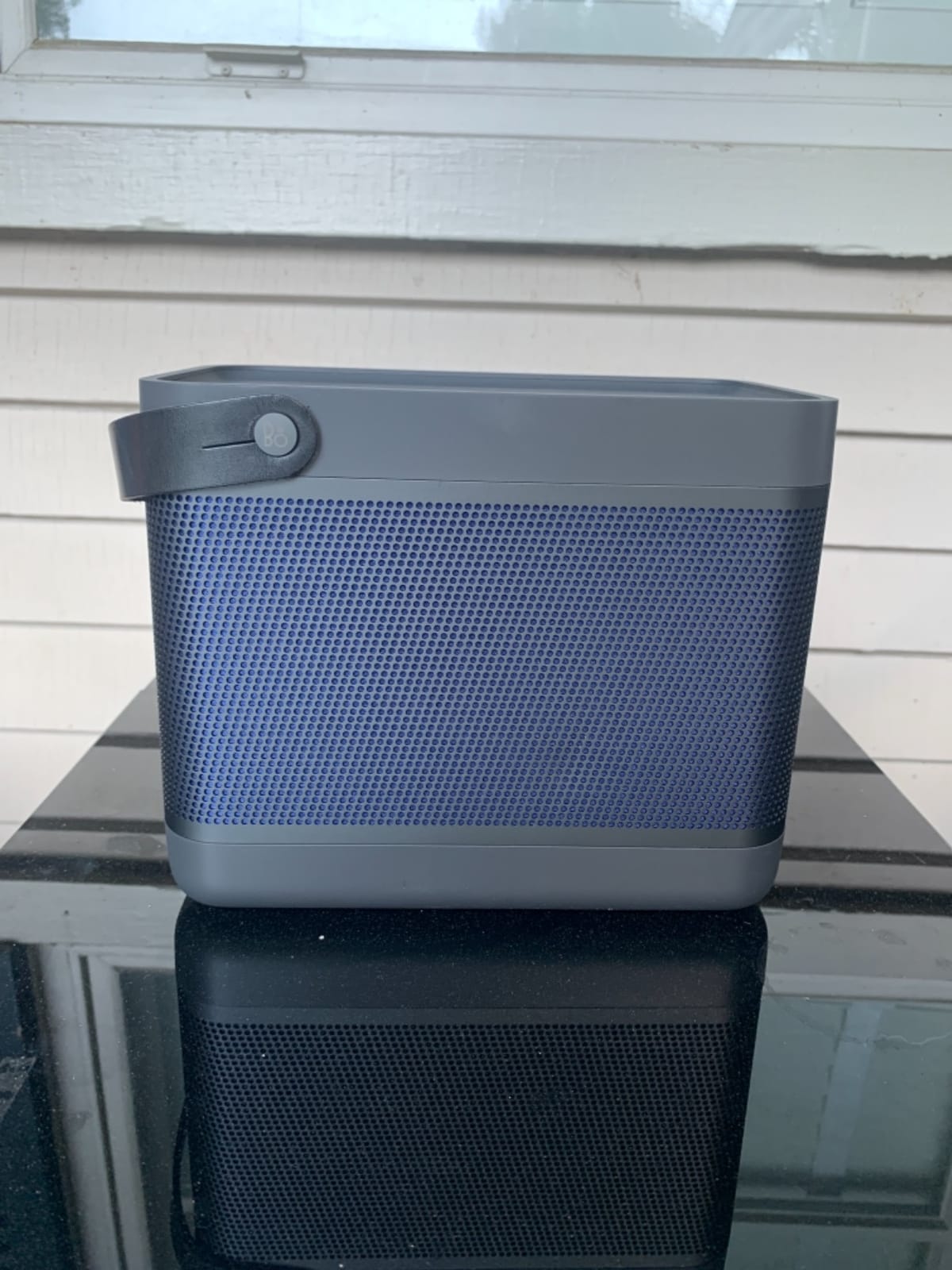 Bang & Olufsen Beolit 20 Portable Bluetooth Speaker - Black Anthracite customer photo 2