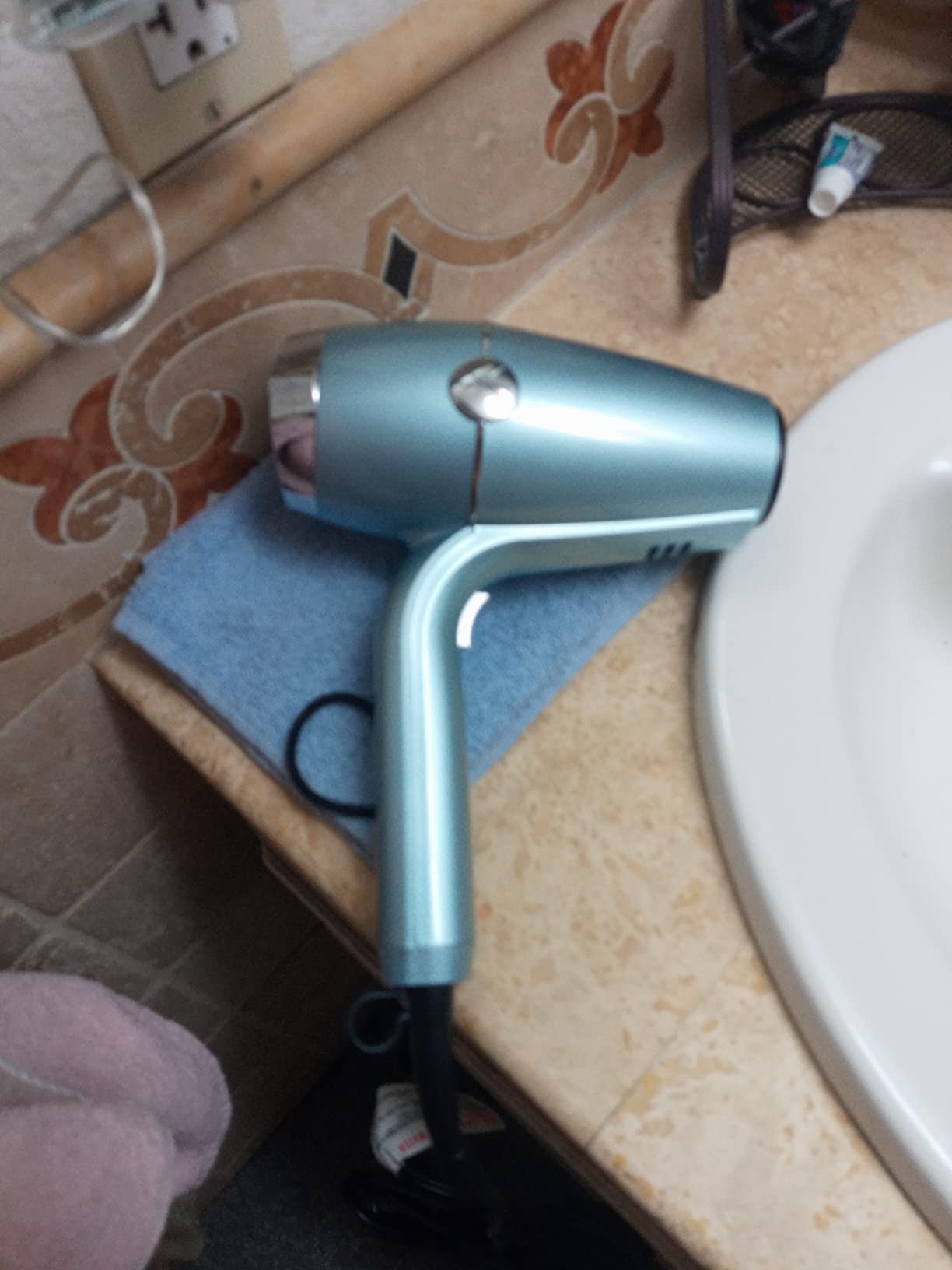 Conair SmoothWrap Ionic Hair Dryer, Diffuser & Concentrator, 1875W, Mint customer photo 1