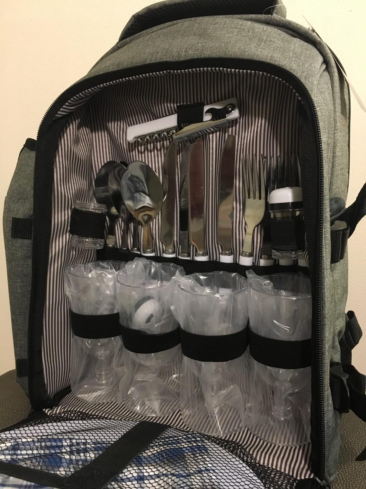 Hap Tim Picnic Basket Backpack for 2 Person with 2 Insulated Cooler Compartment, Wine Holder, Fleece Blanket, Cutlery Set, Wedding Gifts for Couples, Bridal Shower Gifts, Engagement Gifts customer photo 1