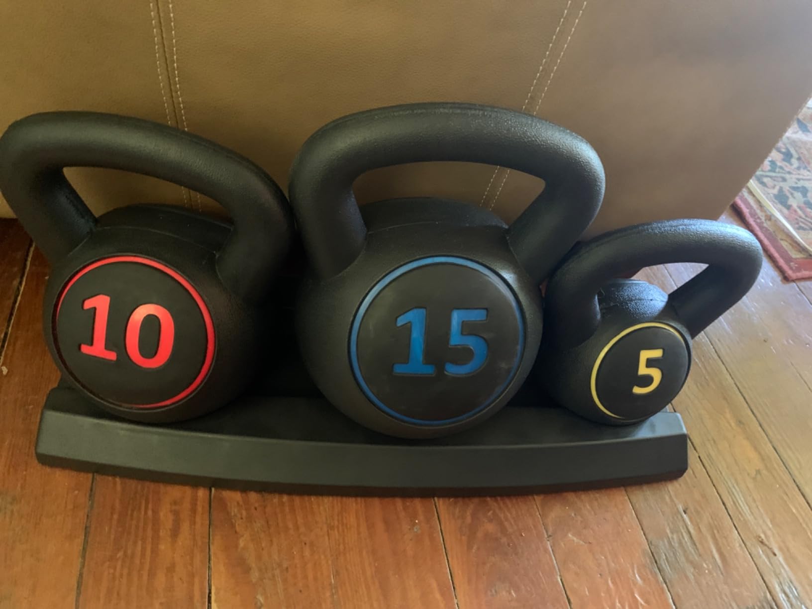 F2C 3-Piece Kettlebell Set with Storage Rack 5lb, 10lb, 15lb Weights HDPE Coated Concrete Kettlebells Core Training for Home Gym Exercise Fitness customer photo 1