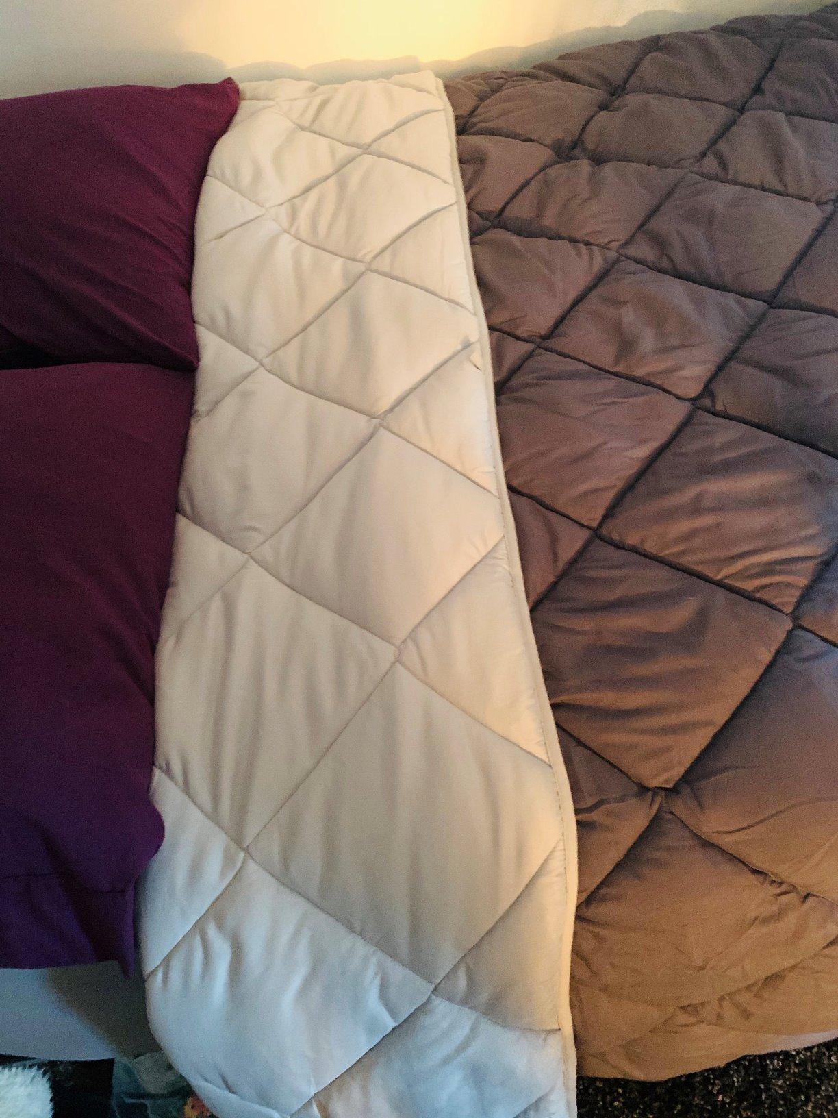 ViscoSoft Queen Comforter - Cloud-Soft Down Alternative Duvet Insert, All Season Cooling Lightweight Reversible Quilted Blanket for Bedroom & Guest Room, Oeko-TEX Certified,Light/Dark Gray customer photo 1