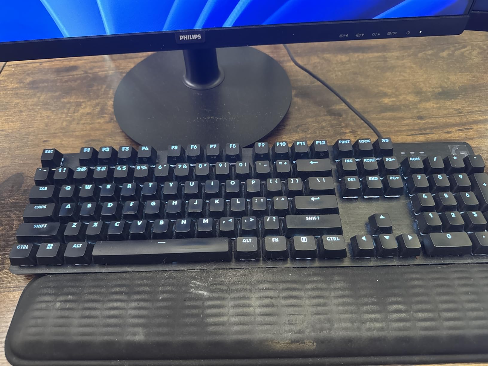 Logitech G413 SE Full-Size Mechanical Gaming Keyboard - Black customer photo 2