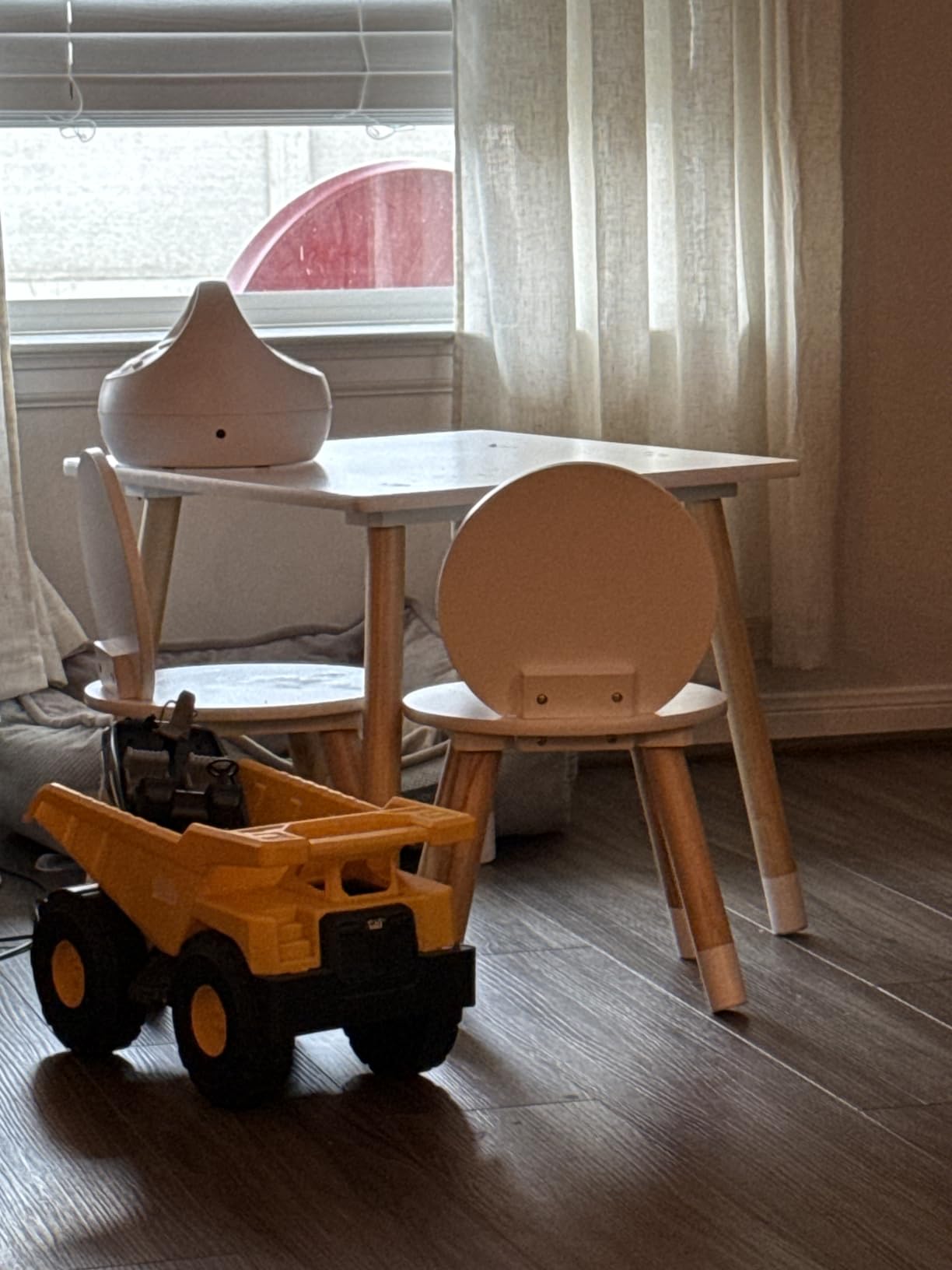 UTEX Bear-Themed Wooden Toddler Table and Chair Set for Kids' Room,White customer photo 2