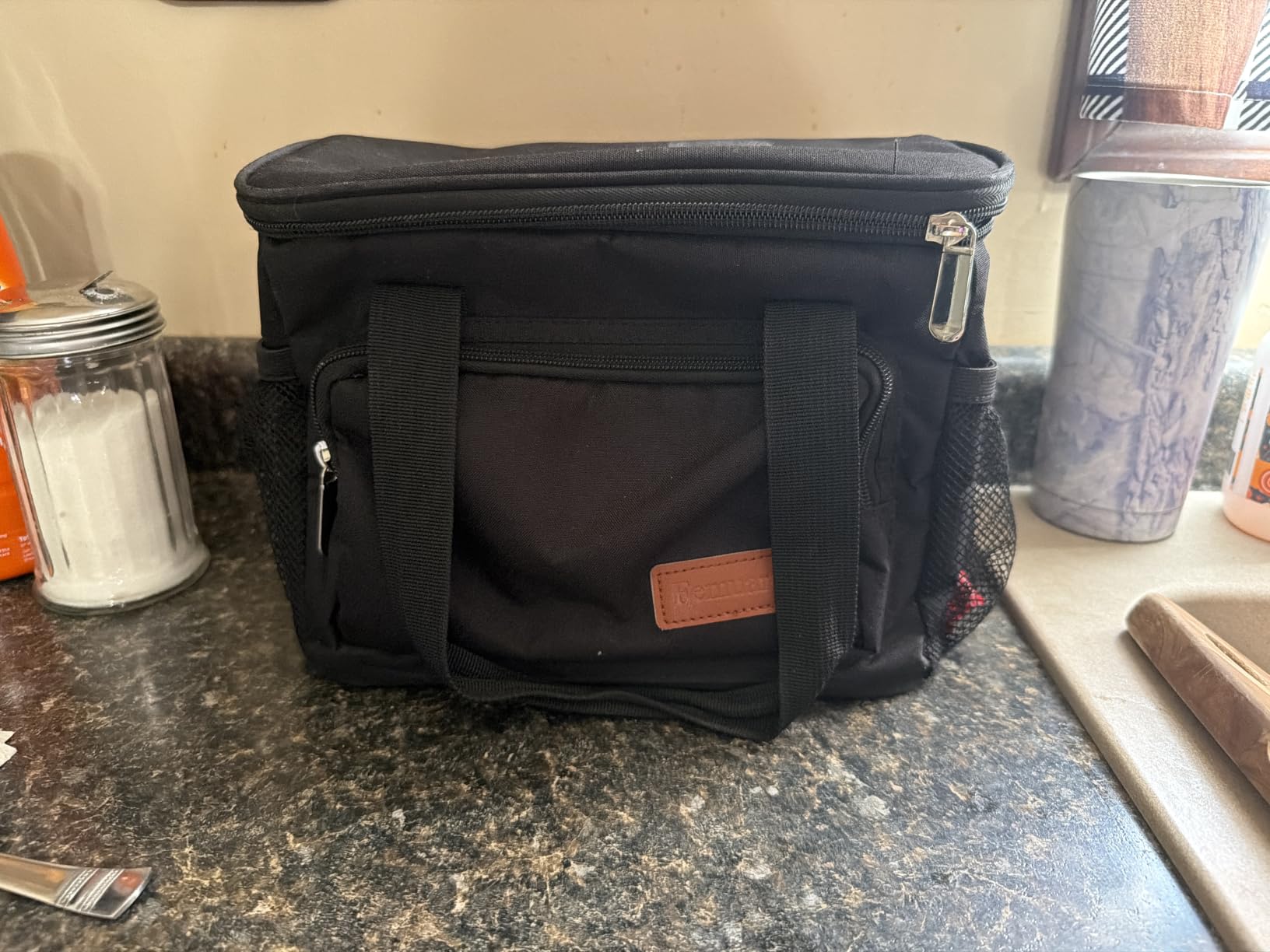 Femuar Reusable Lunch Box for Men/Women - Insulated Lunch Bag Leakproof Lunchbox for Work Office Picnic Beach - Freezable Lunch Cooler Bag with Adjustable Shoulder Strap - Black customer photo 2