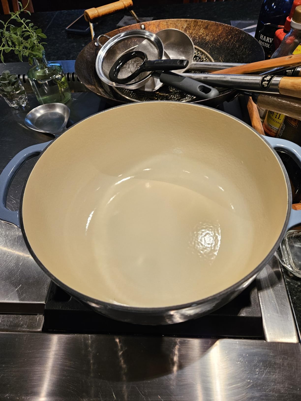 Lodge Essential Enamel Cast Iron Dutch Oven, 7.5 Quart, Sandalwood customer photo 1