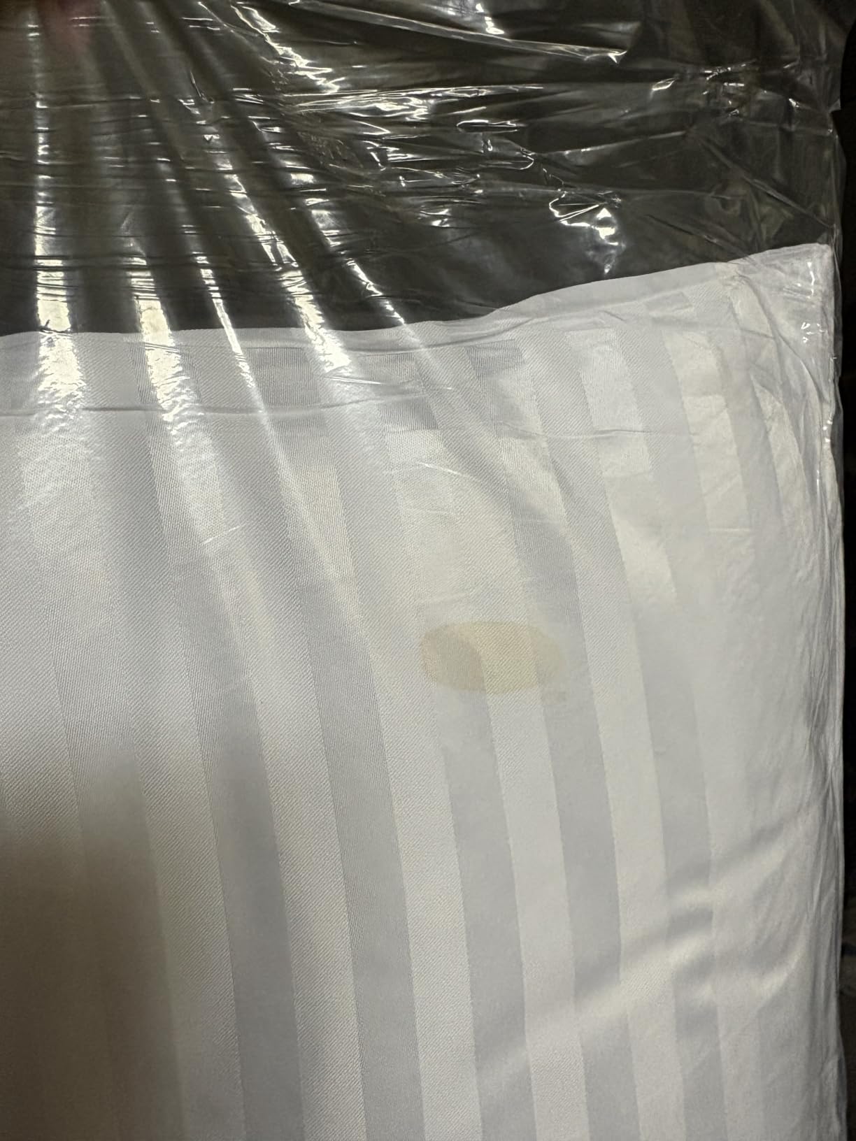 EIUE Hotel Collection Bed Pillows for Sleeping 2 Pack Queen Size,Pillows for Side and Back Sleepers,Super Soft Down Alternative Microfiber Filled Pillows,20 x 30 Inches customer photo 1