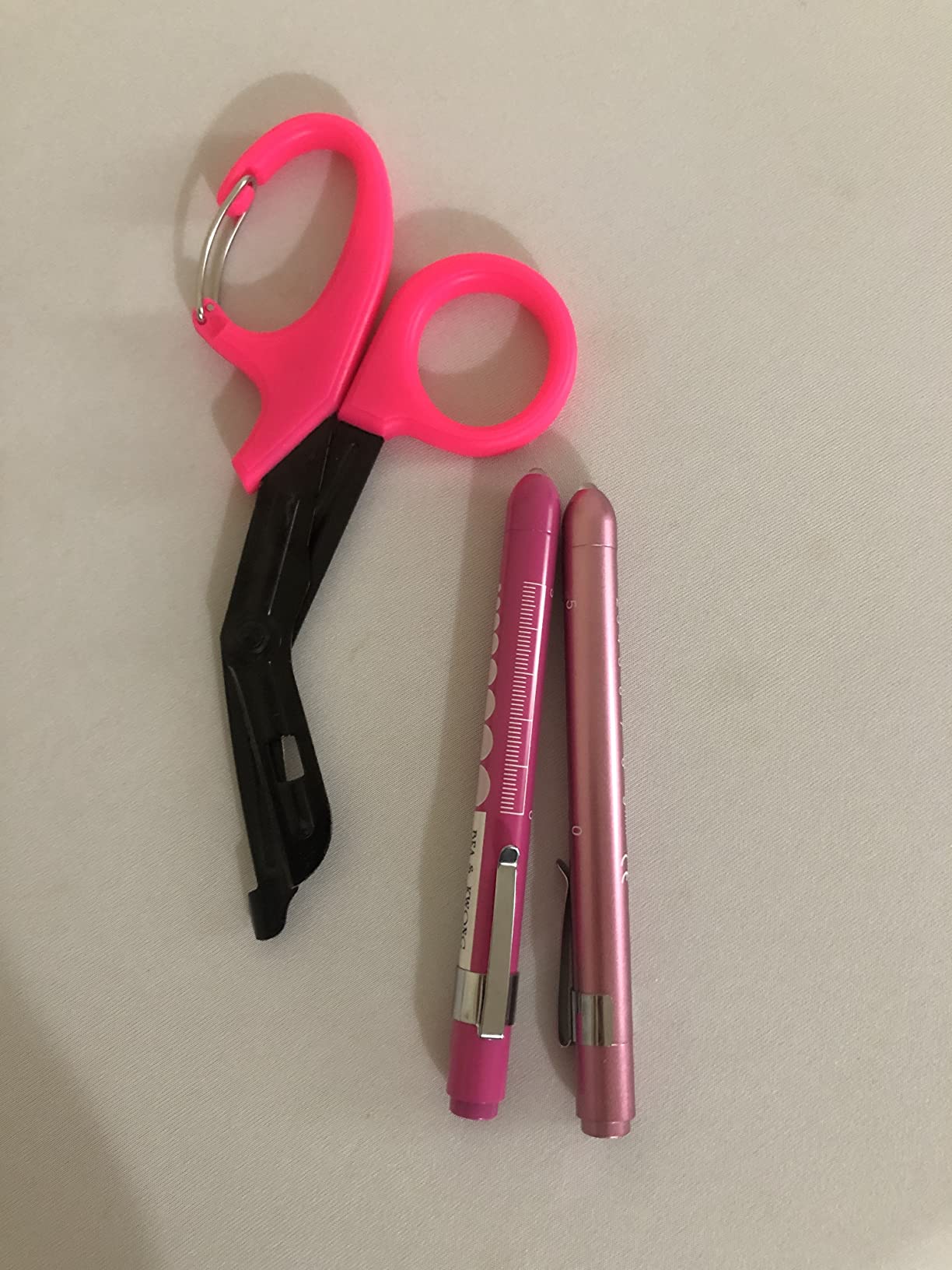 MEUUT 3 Pack Medical Scissors and PenLights with 4 AAA Batteries for Nurses customer photo 2