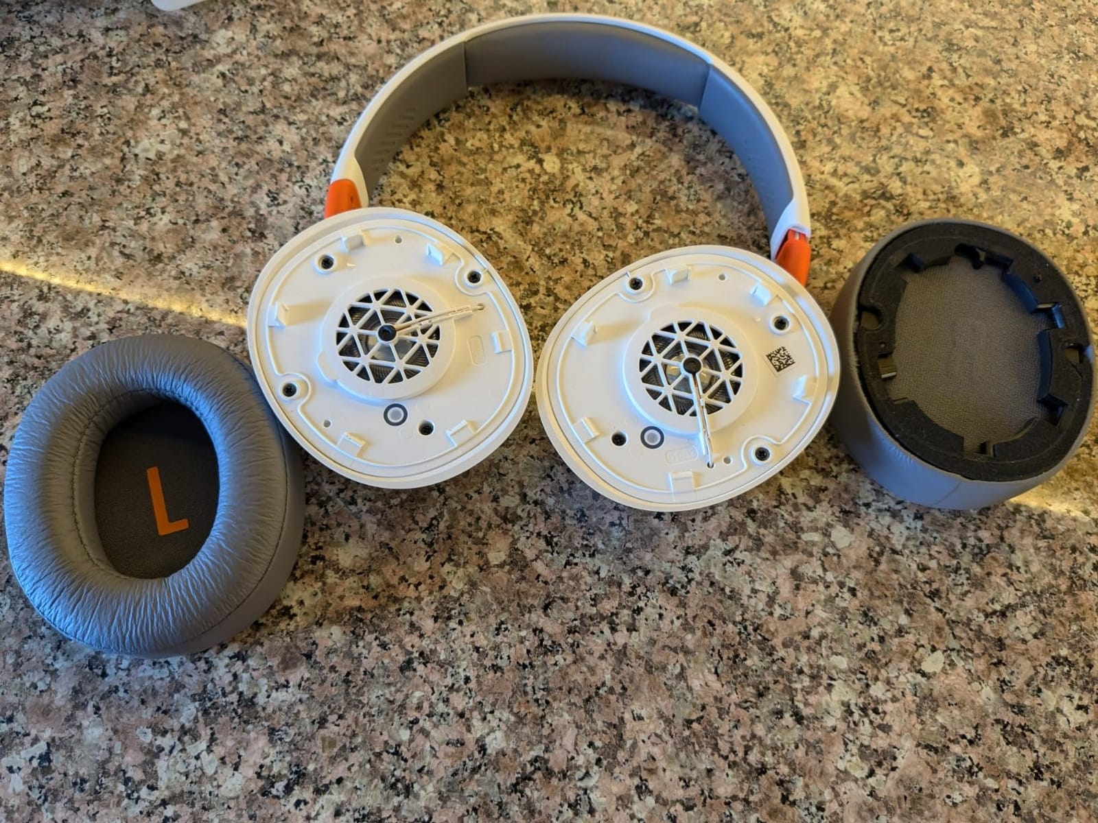 JBL JR 460NC - Cancelling Kids Headphones - White customer photo 1
