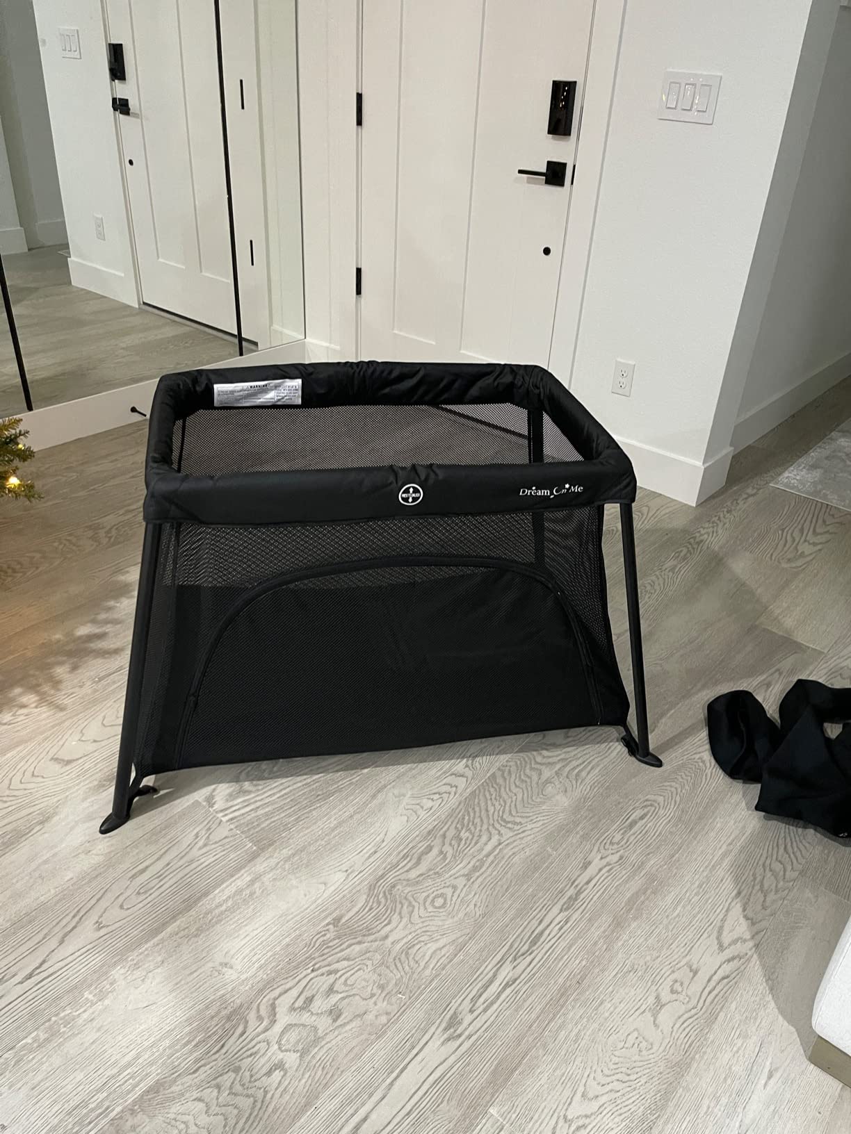 Dream On Me Travel Light Playard, Zipper Access Door, Travel Bag, Black customer photo 1