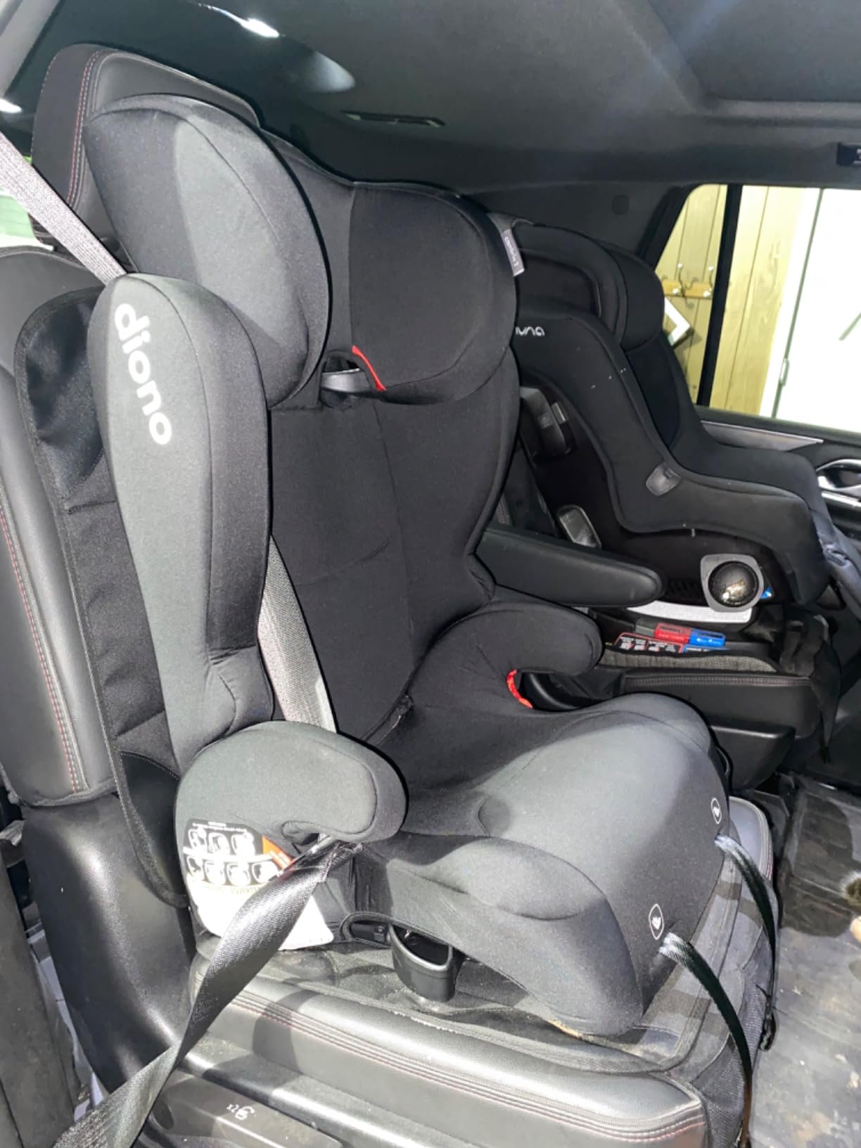 Diono Cambria 2 XL, Dual Latch Connectors, 2-in-1 Belt Positioning Booster Seat, High-Back to Backless Booster, Space and Room to Grow, 7 Headrest Positions, 8 Years 1 Booster Seat, Black customer photo 1