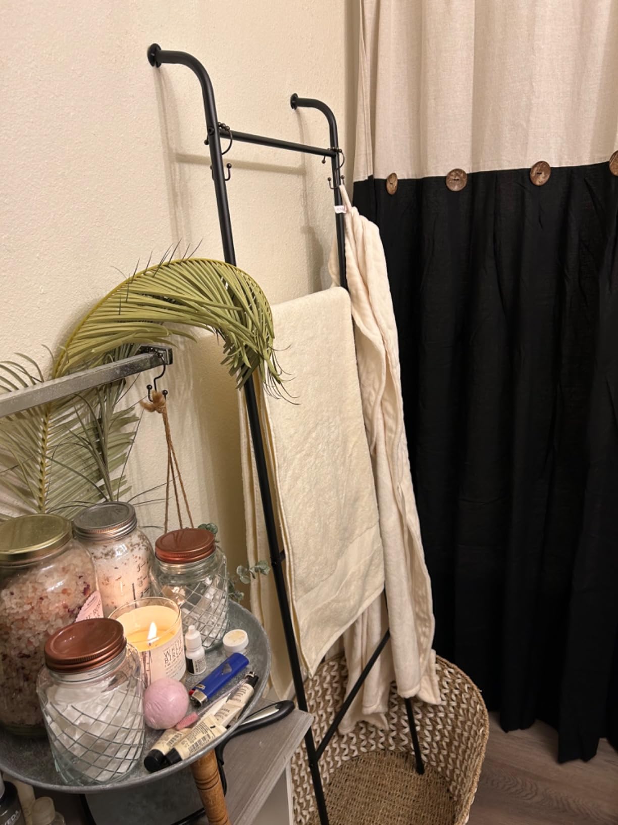 Blanket Ladder Decorative Towel Rack Holder for Bathroom, Wall Leaning Metal Drying Quilt Stand for Living Room Bedroom Farmhouse Home Decor, for Women Mom Mother Her Wife - Black customer photo 2