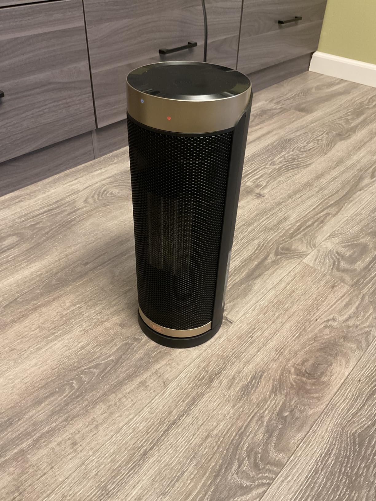 DREO 1500W Electric Space Heater with Remote for Large Room Bedroom,16 Inch customer photo 2