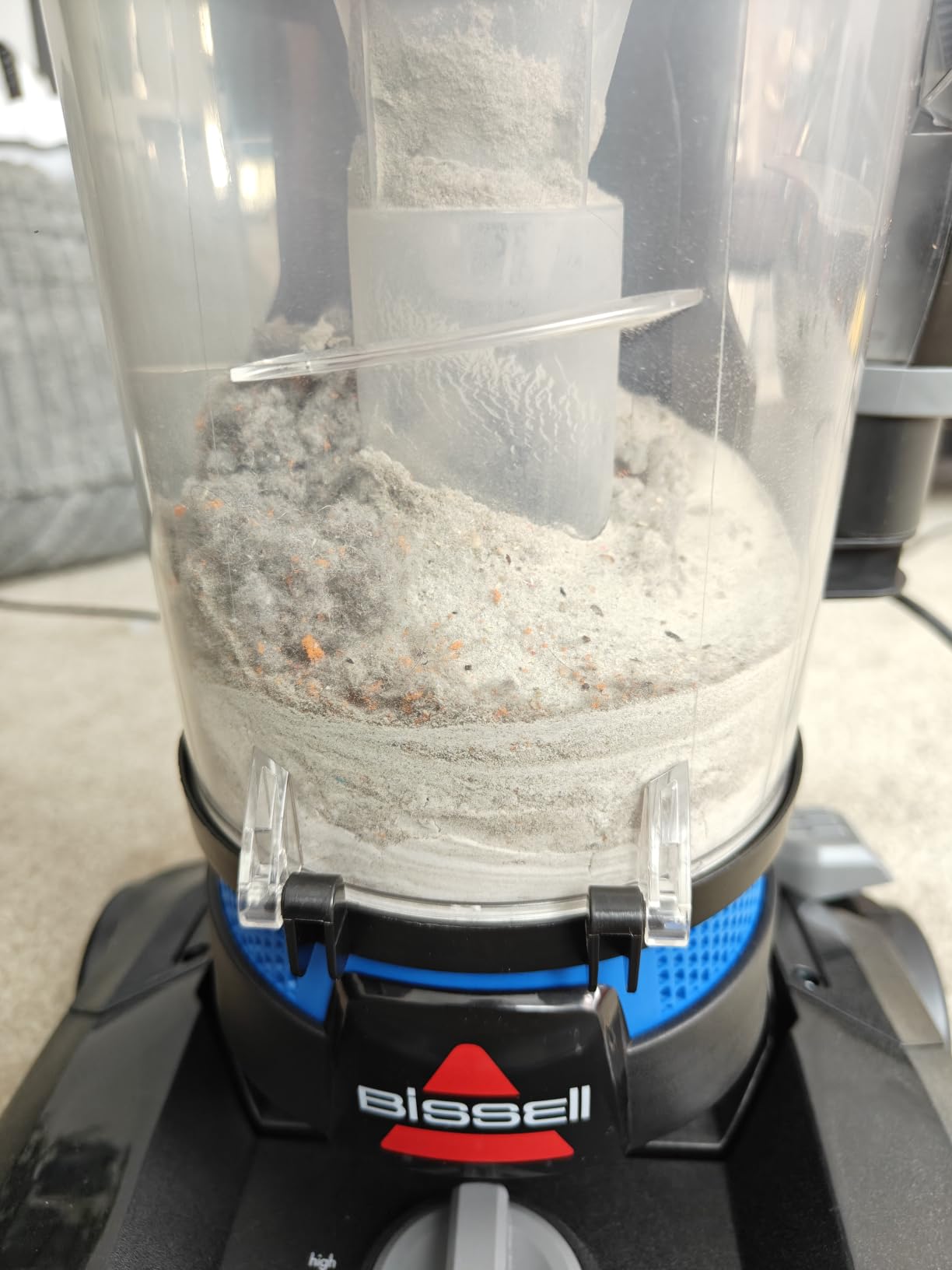 Bissell CleanView Upright Vacuum with Active Extension Wand, XL 2L Dirt Tank Capacity, Powerful Suction & OnePass Technology for Carpets & Hard Floors, 3536 customer photo 2