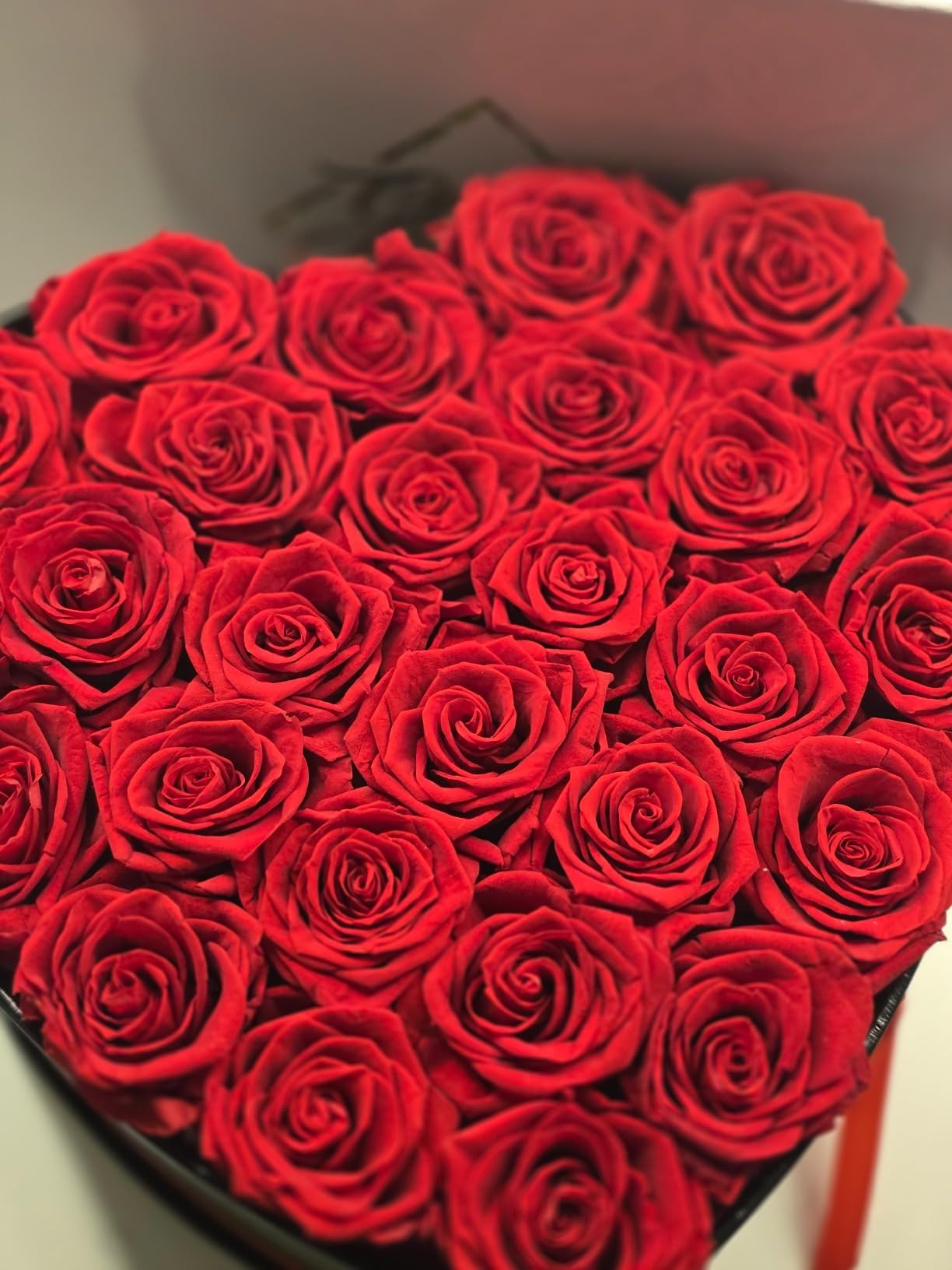 GLAMOUR BOUTIQUE Preserved Flowers, 16 Forever Red Roses in Heart Gift Box customer photo 1