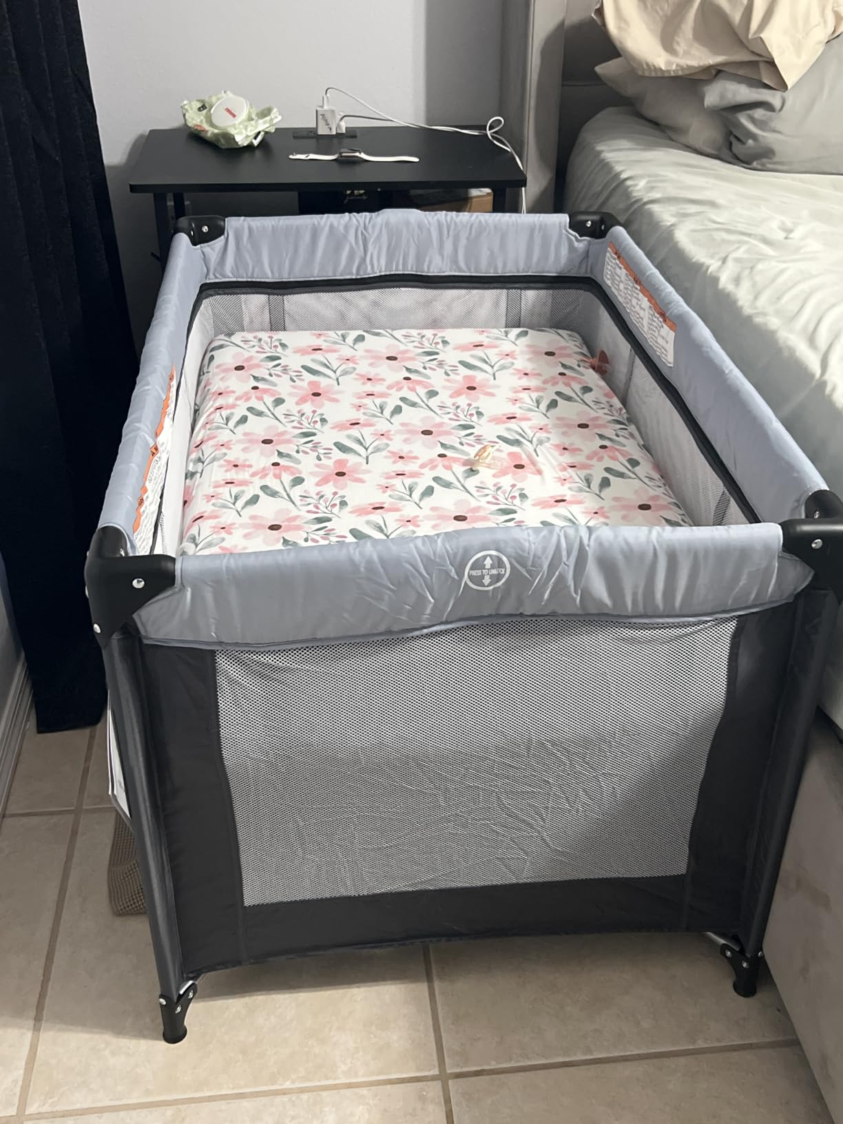Dream On Me Zazzy Portable Baby Playard with Bassinet, Travel Carry Bag customer photo 2