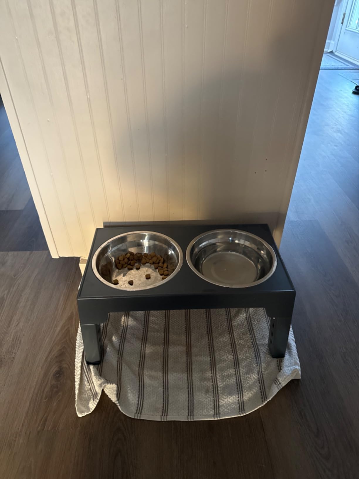 Niubya Elevated Dog Bowls with 2 Stainless Steel Dog Food Bowls, Raised Dog Bowl Adjusts to 5 Heights (3.15