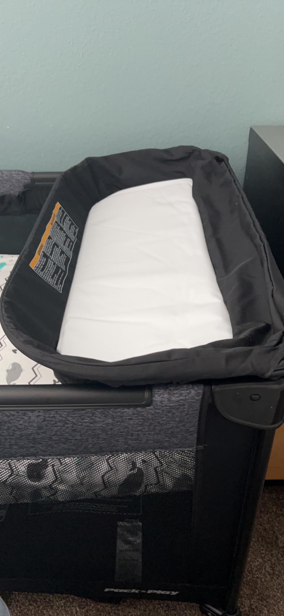 Graco® Pack 'n Play® Simple Solutions™ Playard, Cam customer photo 2