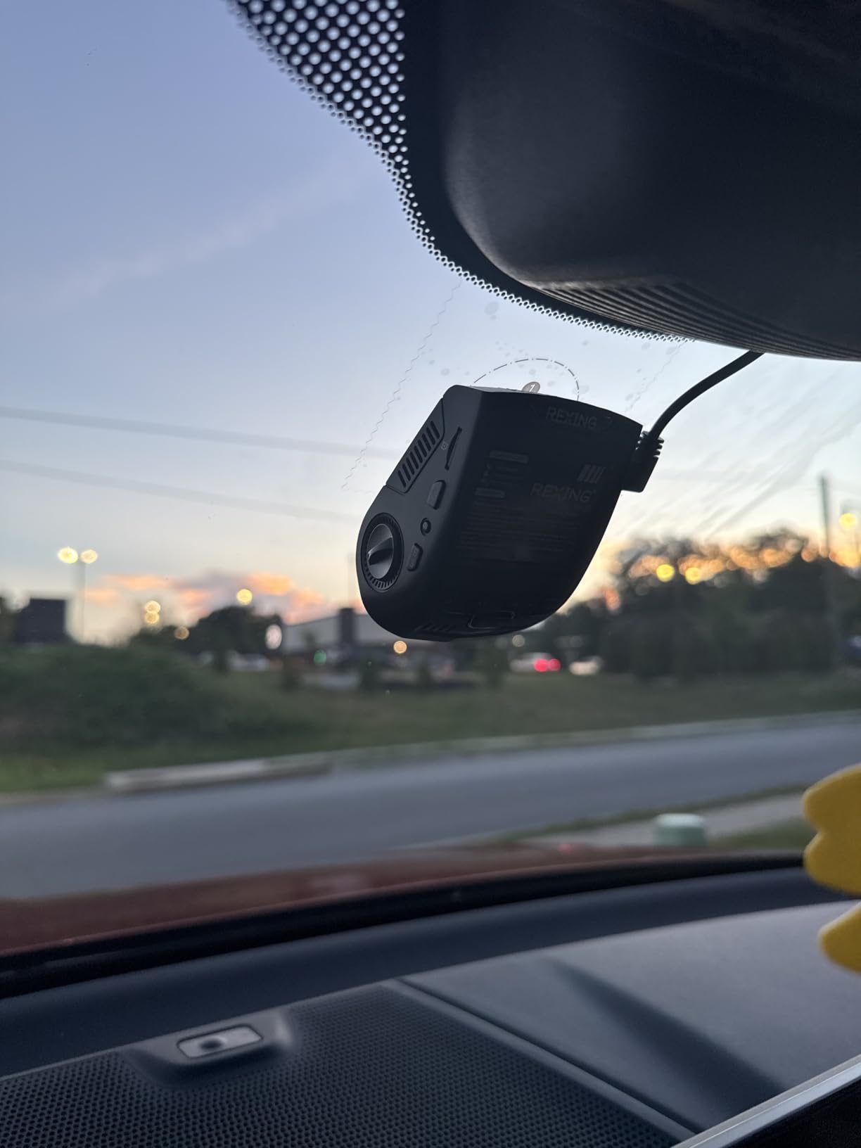 RexingUSA V1P 4K Dual Dash Cam, 4K+1080P Front & Rear, Wi-Fi, 2.4” LCD, 170° Wide Angle, Supercapacitor, G-Sensor, WDR, Loop Recording, App, 32GB Card & Hardwire Kit customer photo 2