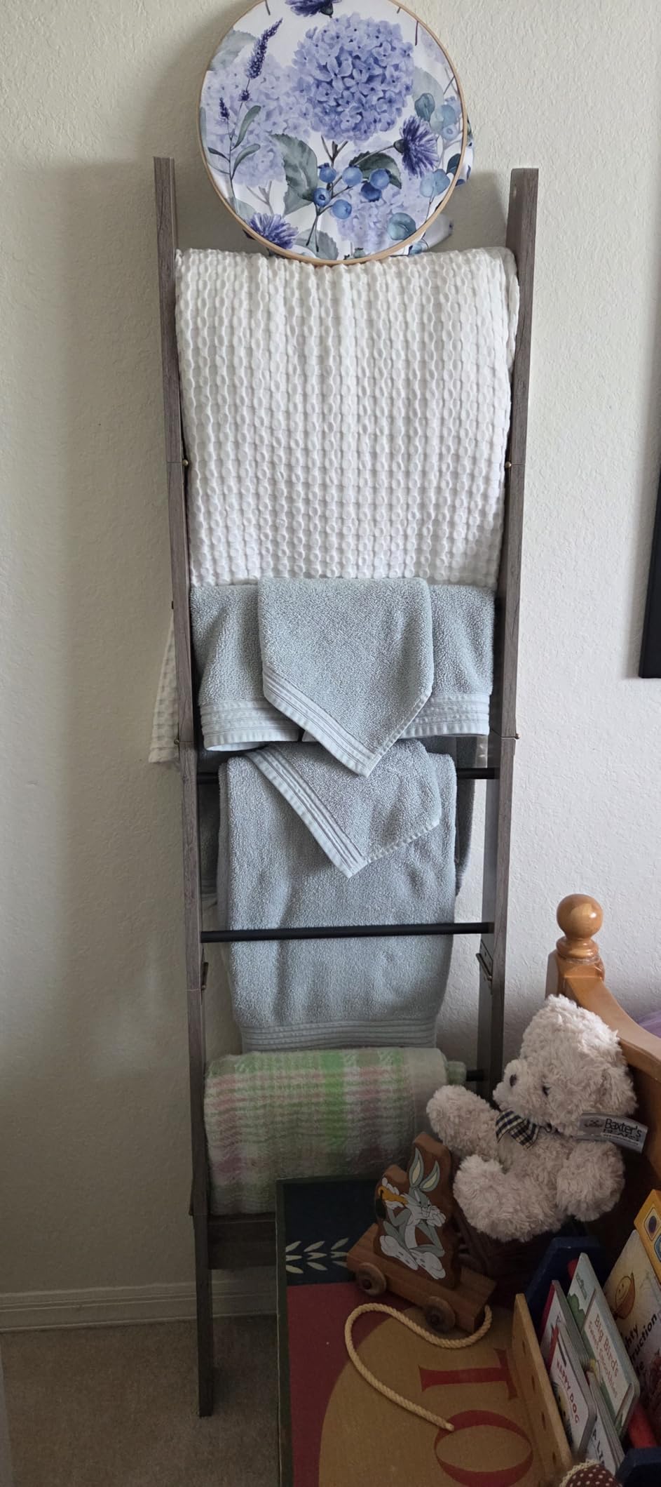 Hzuaneri Blanket Ladder Decorative Quilt Rack with 4 Removable Hooks customer photo 2
