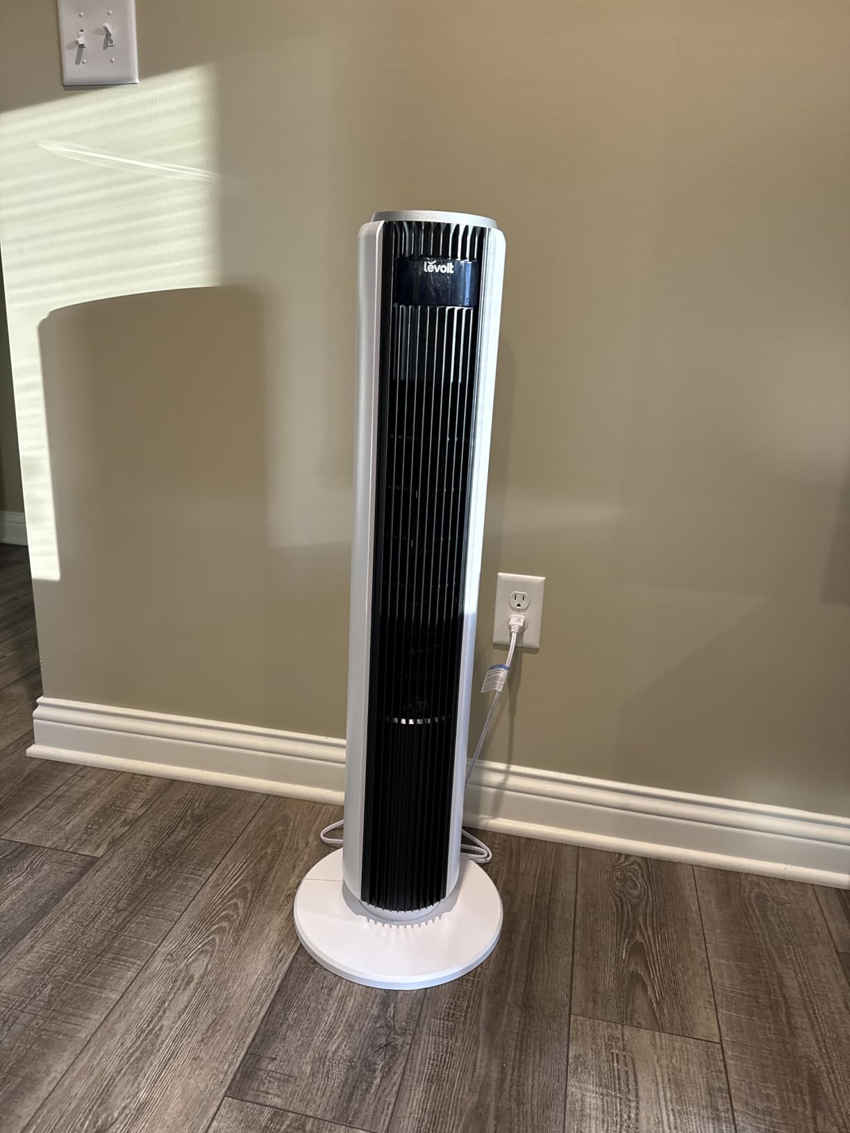 Levoit Tower Fan for Bedroom, 28ft/s Fans that Blow Cold Air, 28dB Quiet | Standing Floor Fan for Room, 90° Oscillating, 5 Speeds 4 Modes & Temp Sensor, Bladeless, 12H Timer, Remoter, 36 inch, White customer photo 2