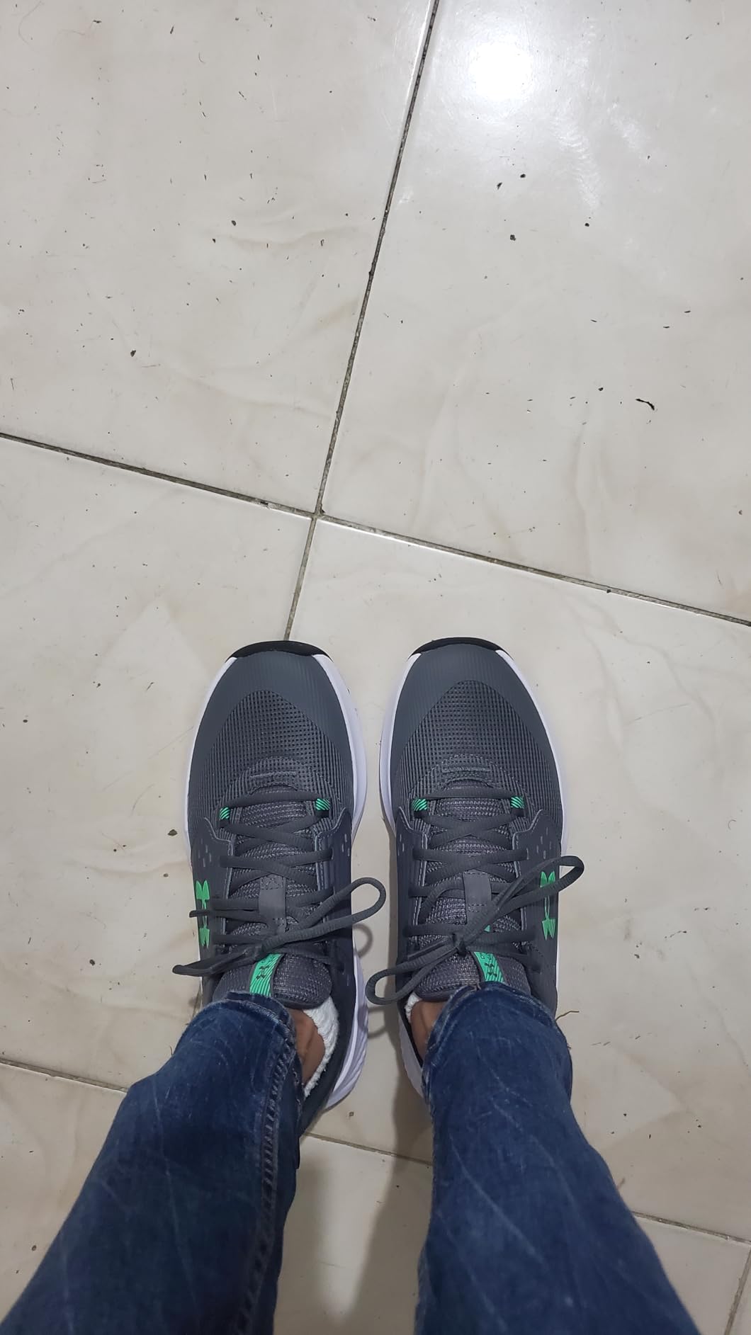 Under Armour Men's Charged Commit Trainer 4 customer photo 2