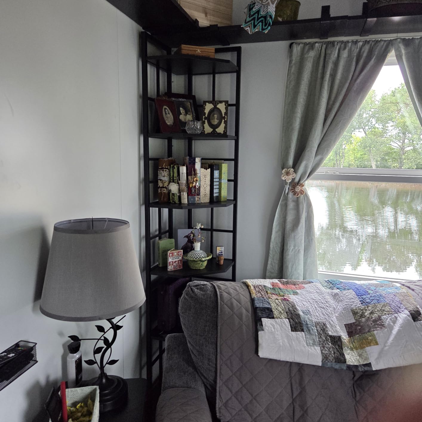 HOMISSUE Corner Shelf, 6 Tier Tall Narrow Bookshelf 76.9