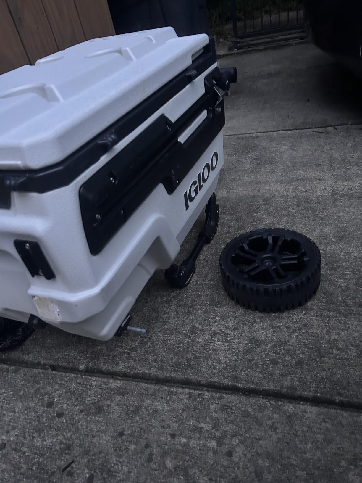 Igloo Trailmate Journey 70Qt Wheeled Cooler | Insulated Hard Shell Ice Chest customer photo 1